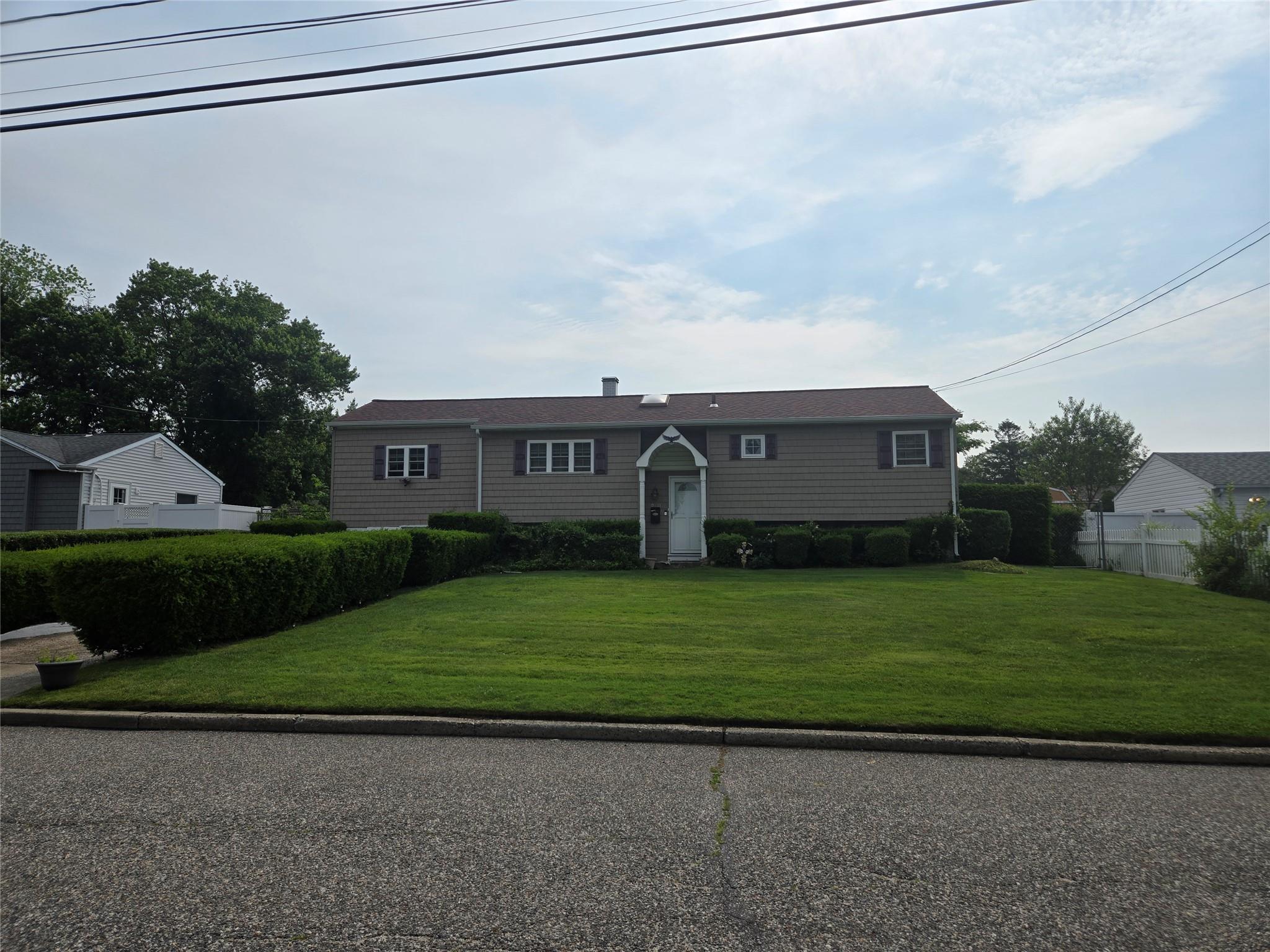 2805 Kane Avenue, Medford, NY 11763