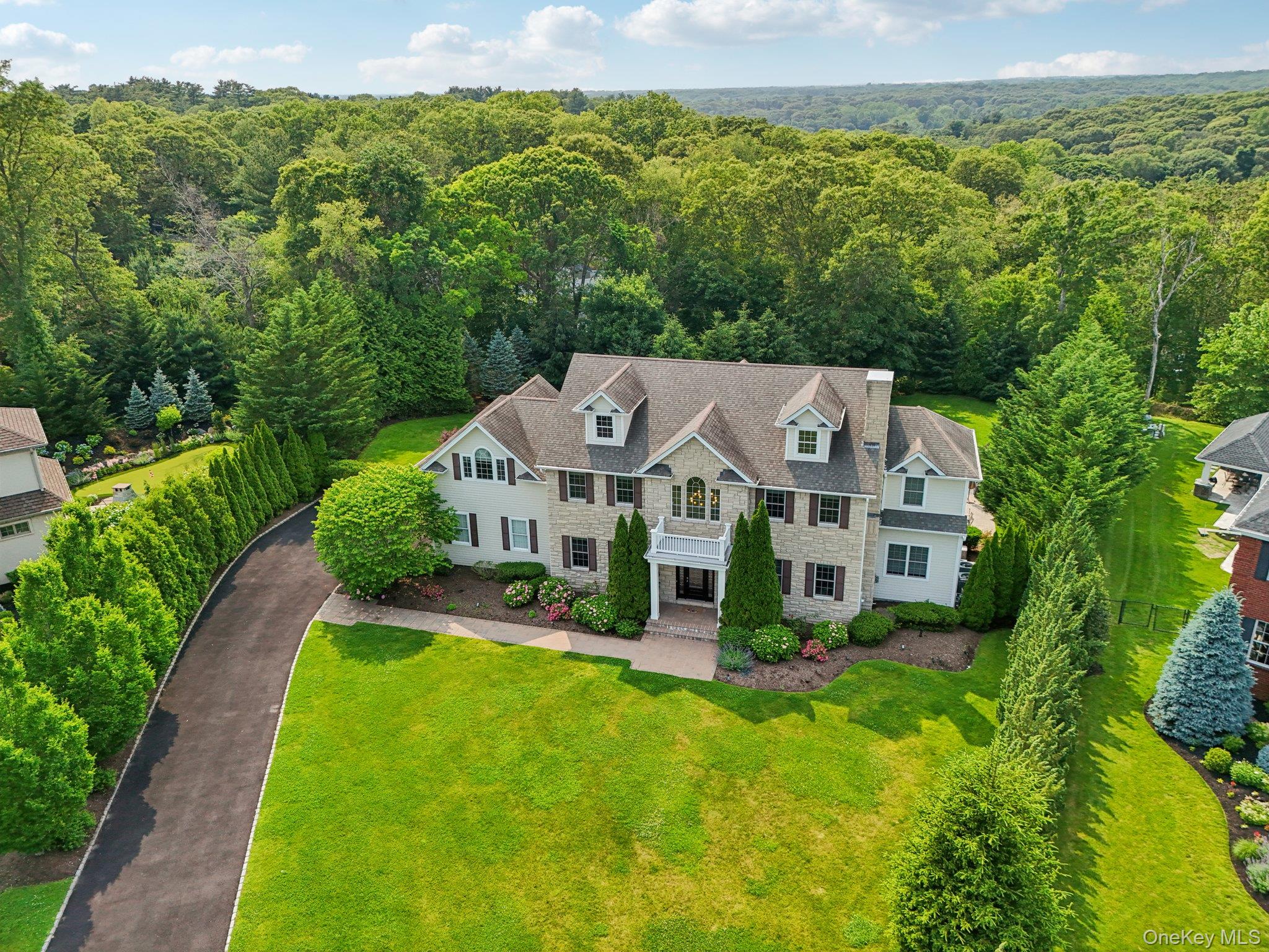 4 Celestial Court, Saint James, NY 11780