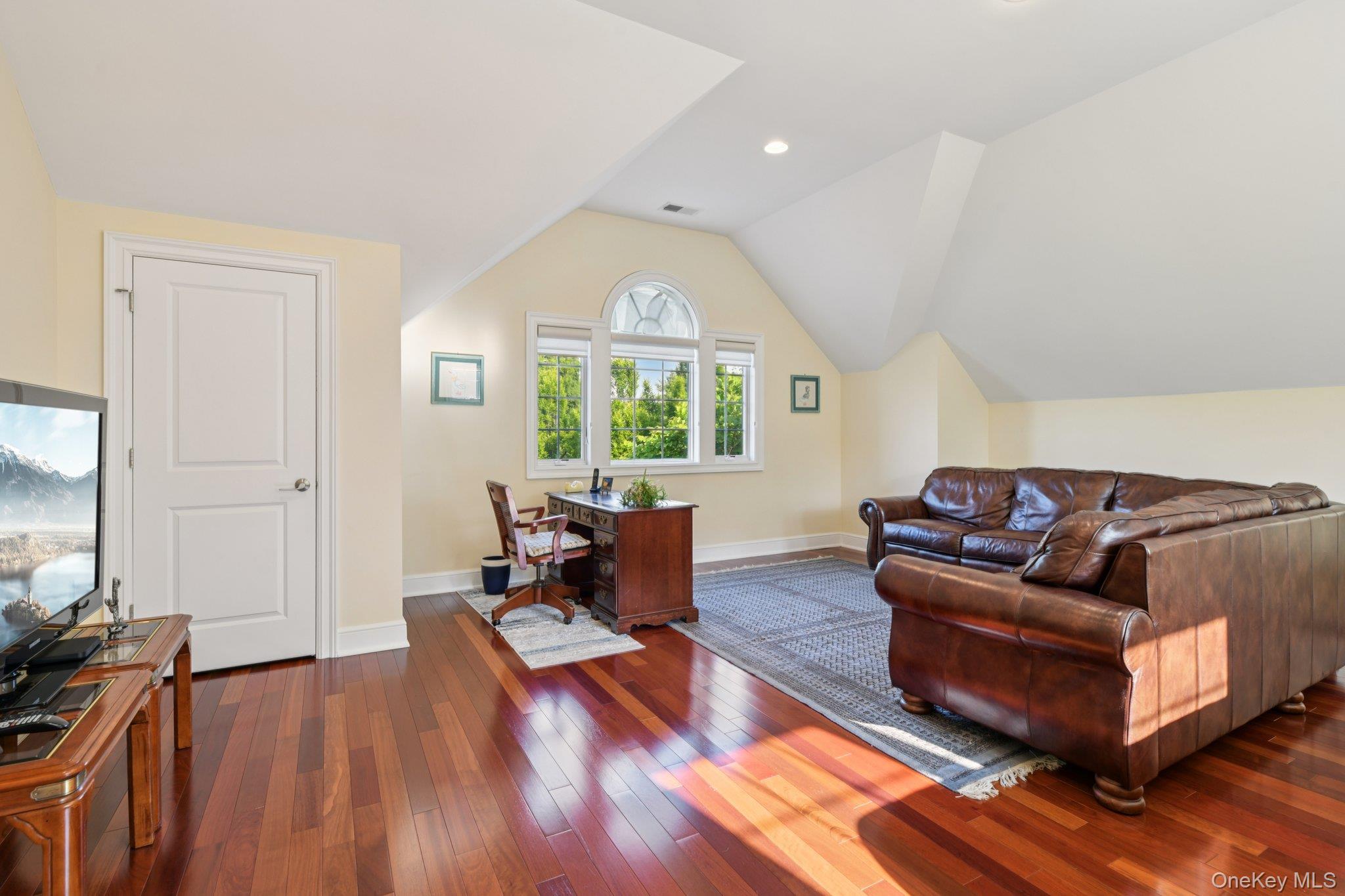 4 Celestial Court, Saint James, NY 11780