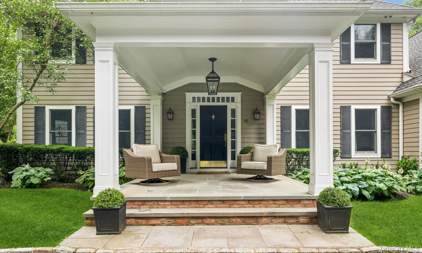 95 Huntington Bay Road, Huntington, NY 11743