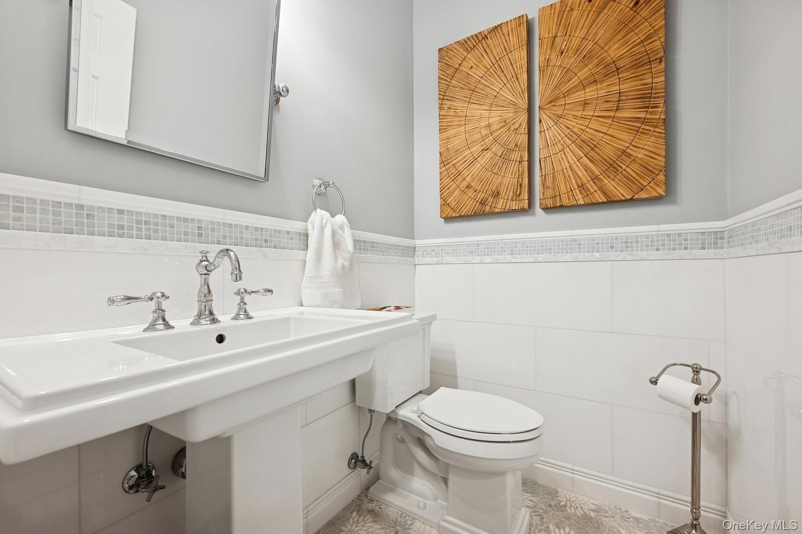 95 Huntington Bay Road, Huntington, NY 11743