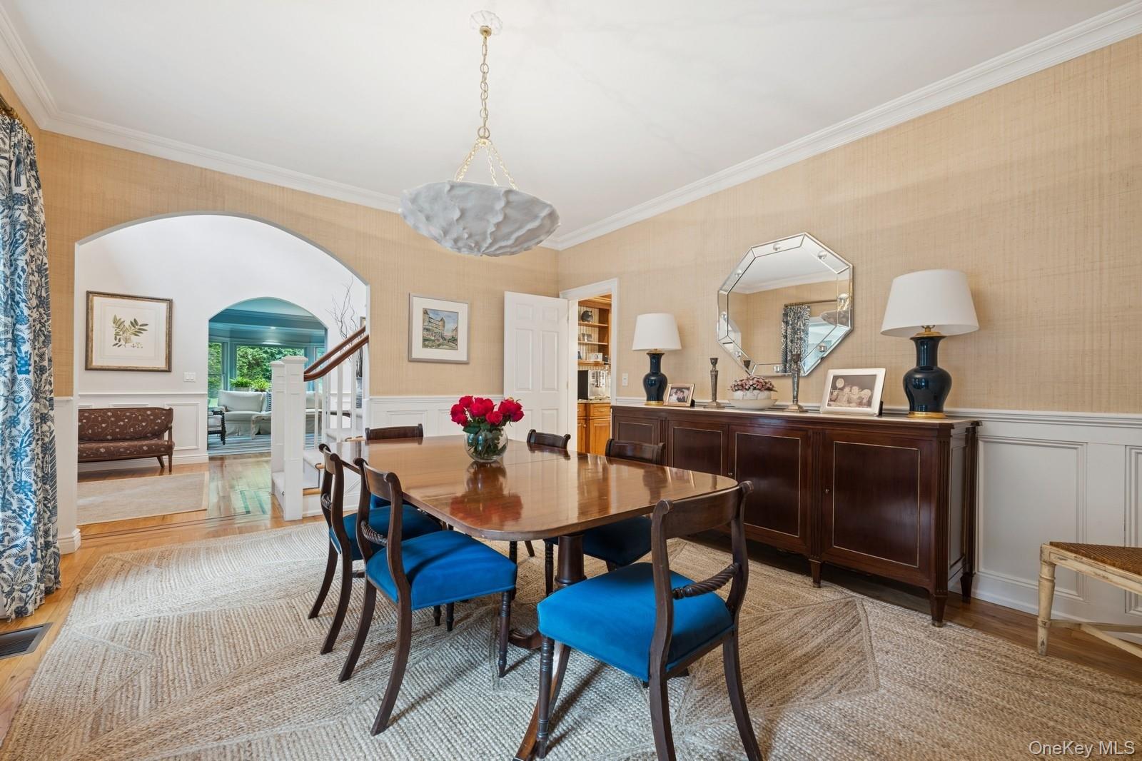 95 Huntington Bay Road, Huntington, NY 11743