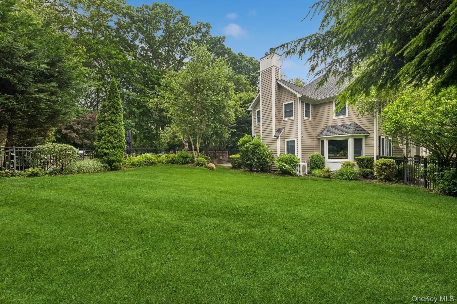 95 Huntington Bay Road, Huntington, NY 11743