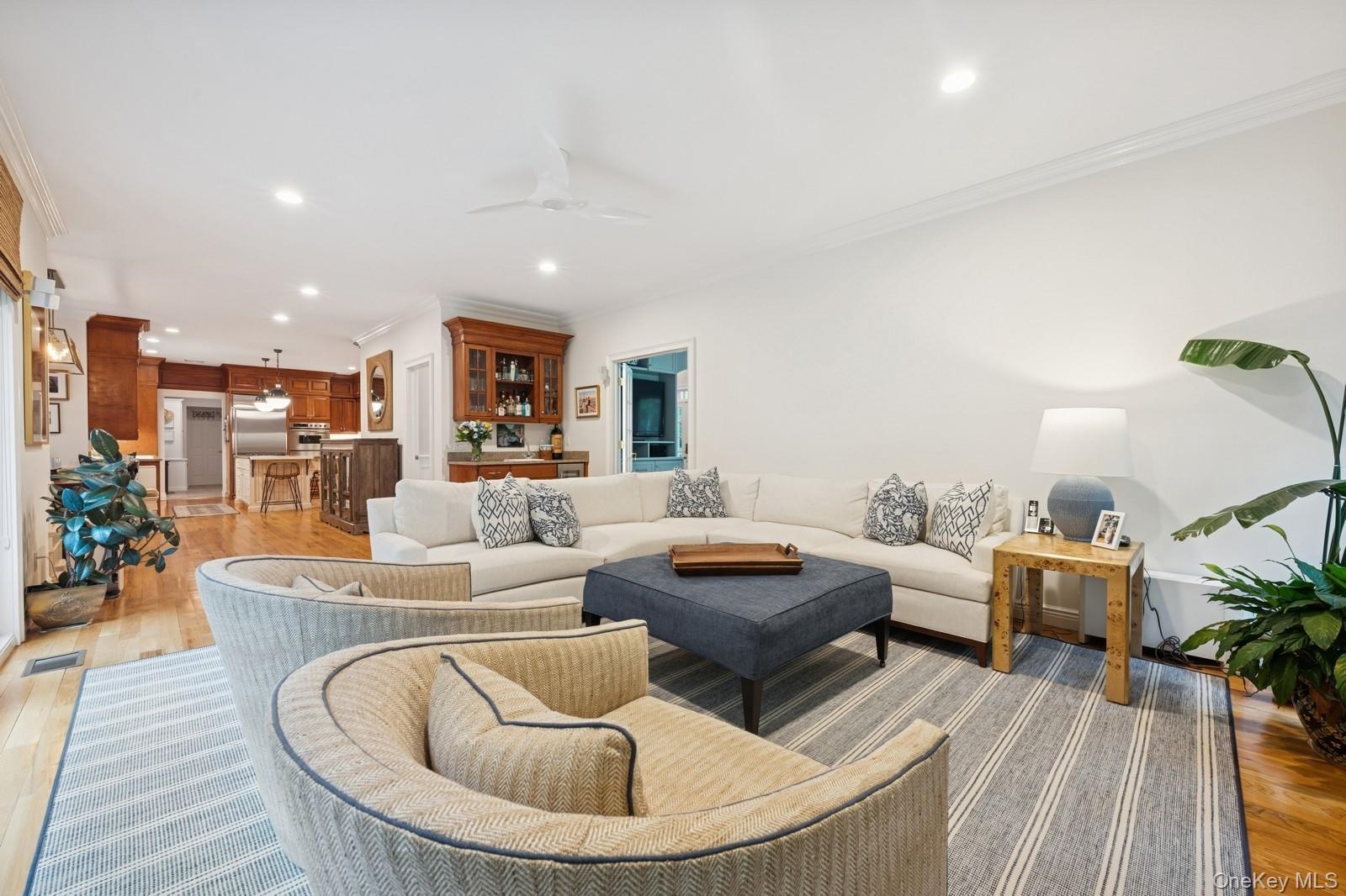 95 Huntington Bay Road, Huntington, NY 11743