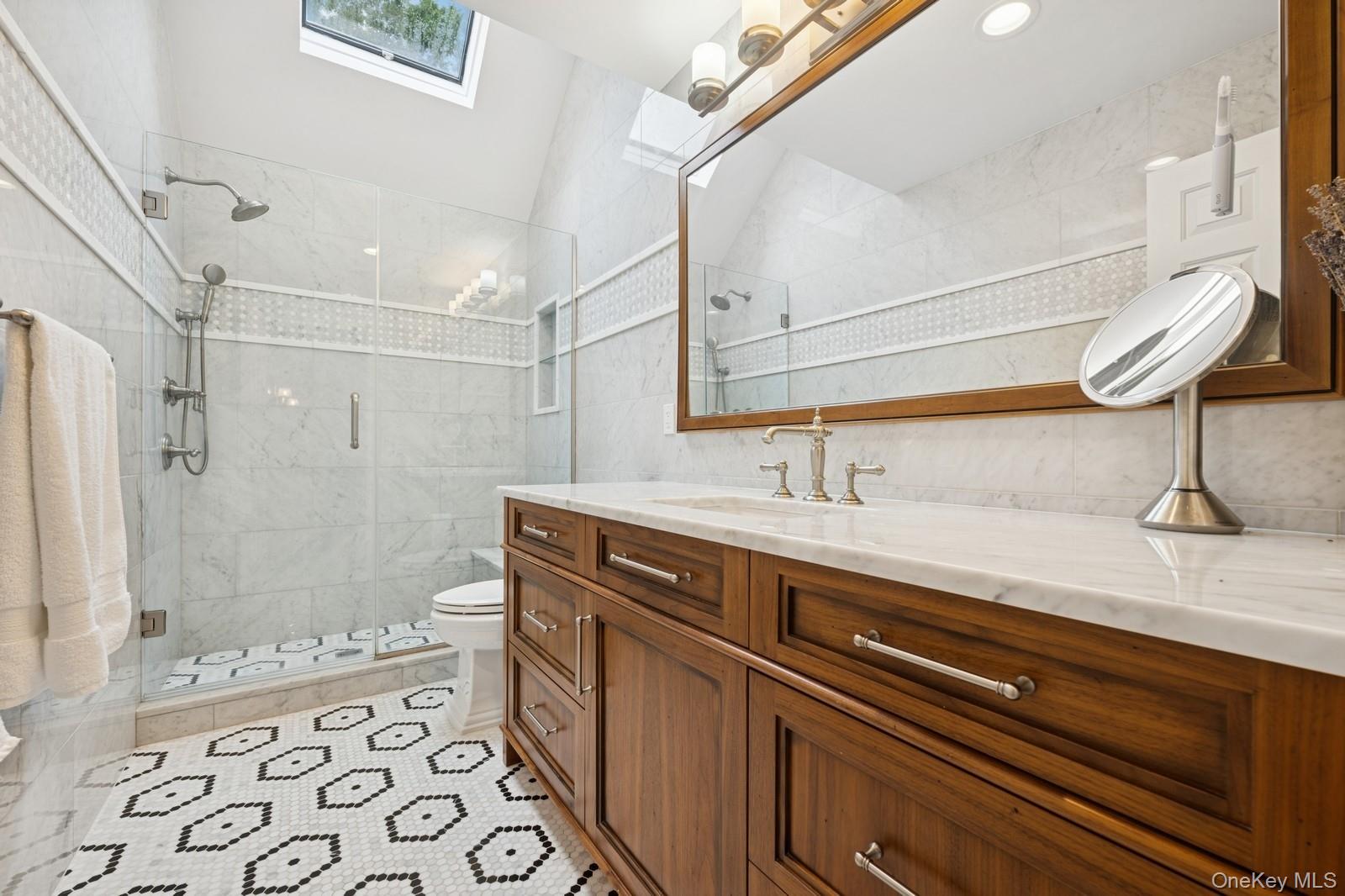 95 Huntington Bay Road, Huntington, NY 11743