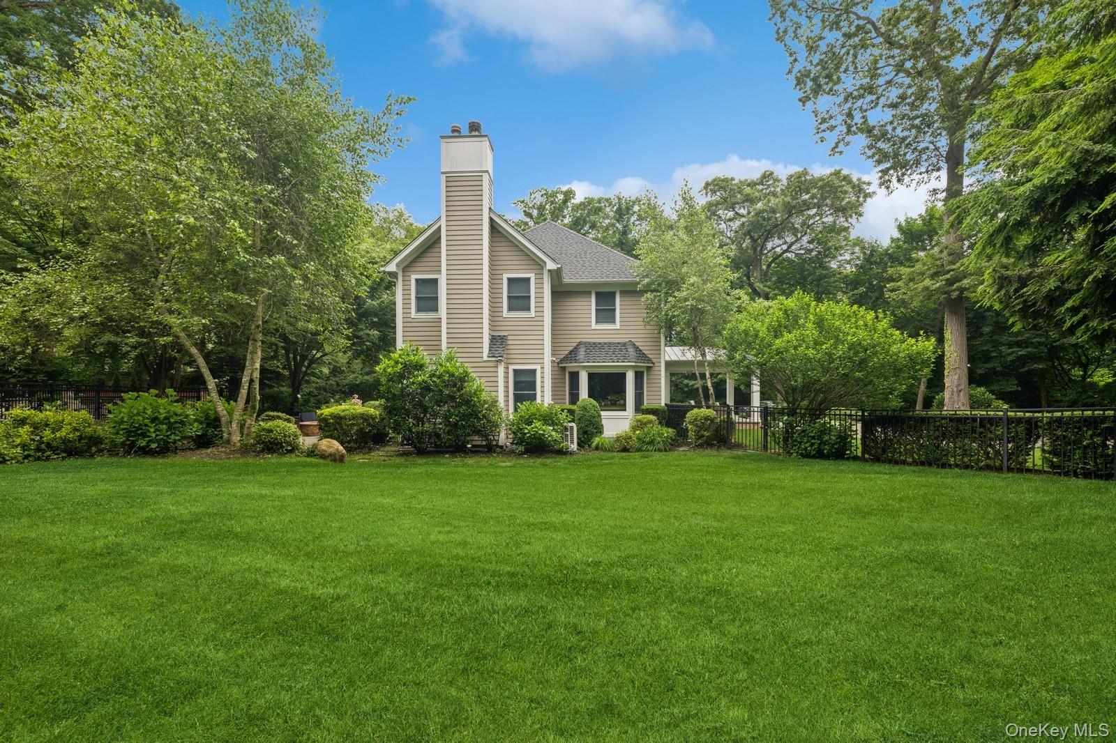 95 Huntington Bay Road, Huntington, NY 11743