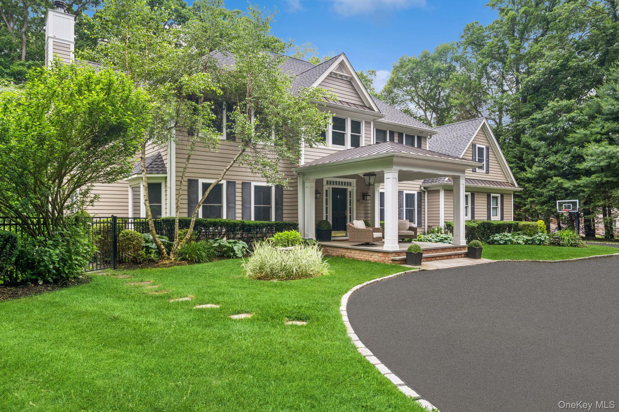 95 Huntington Bay Road, Huntington, NY 11743