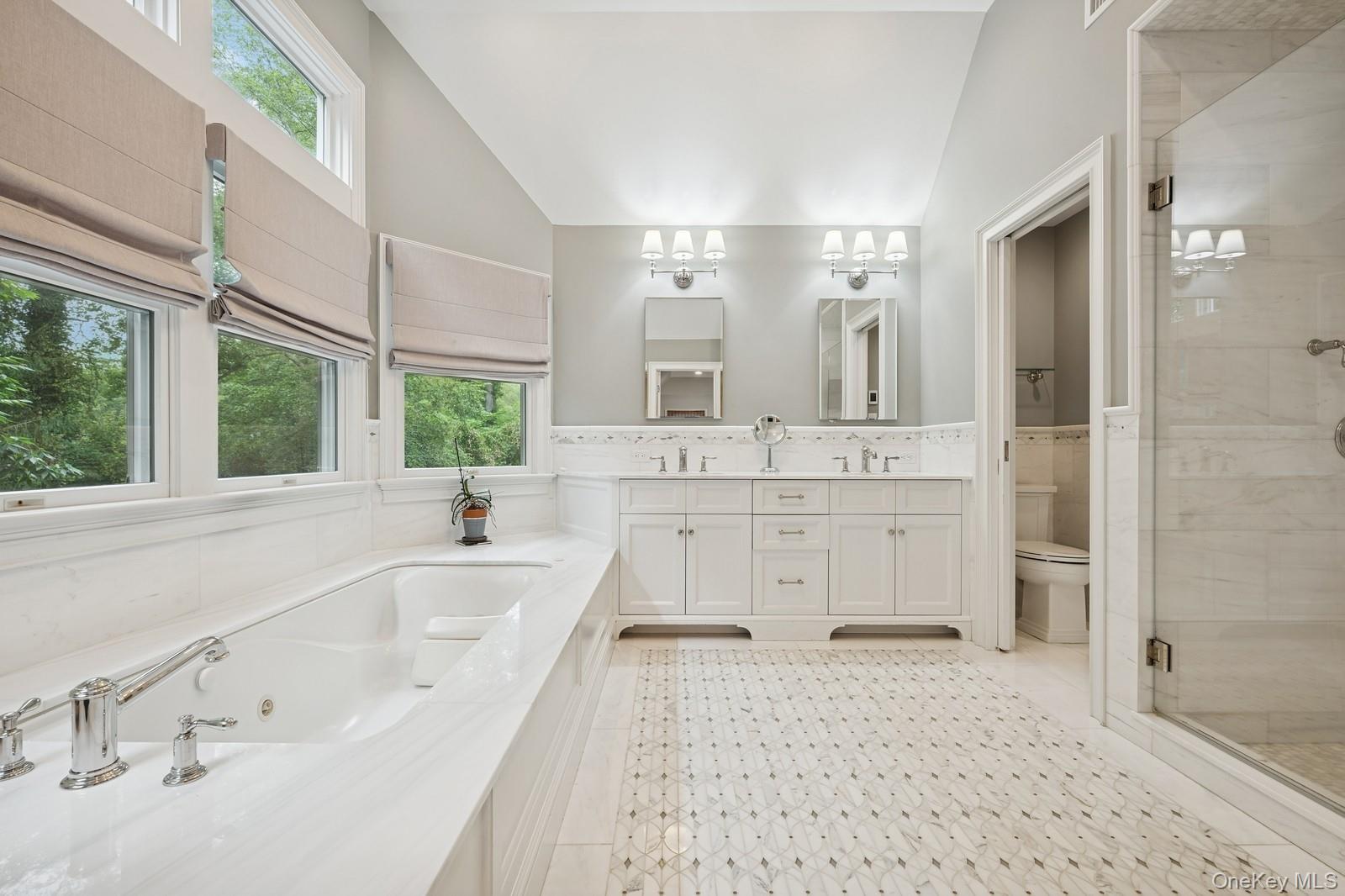 95 Huntington Bay Road, Huntington, NY 11743