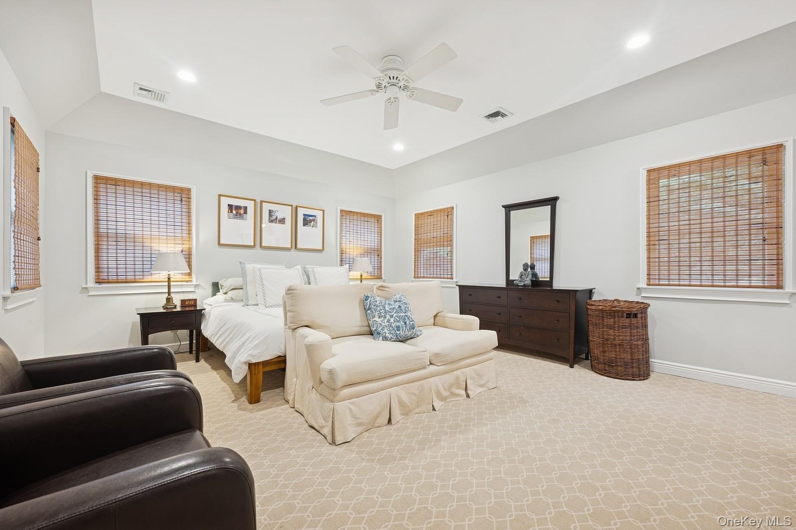 95 Huntington Bay Road, Huntington, NY 11743