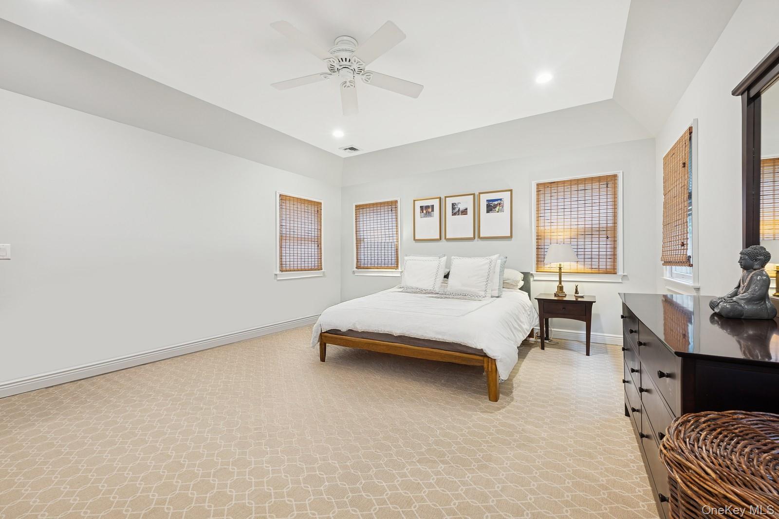 95 Huntington Bay Road, Huntington, NY 11743