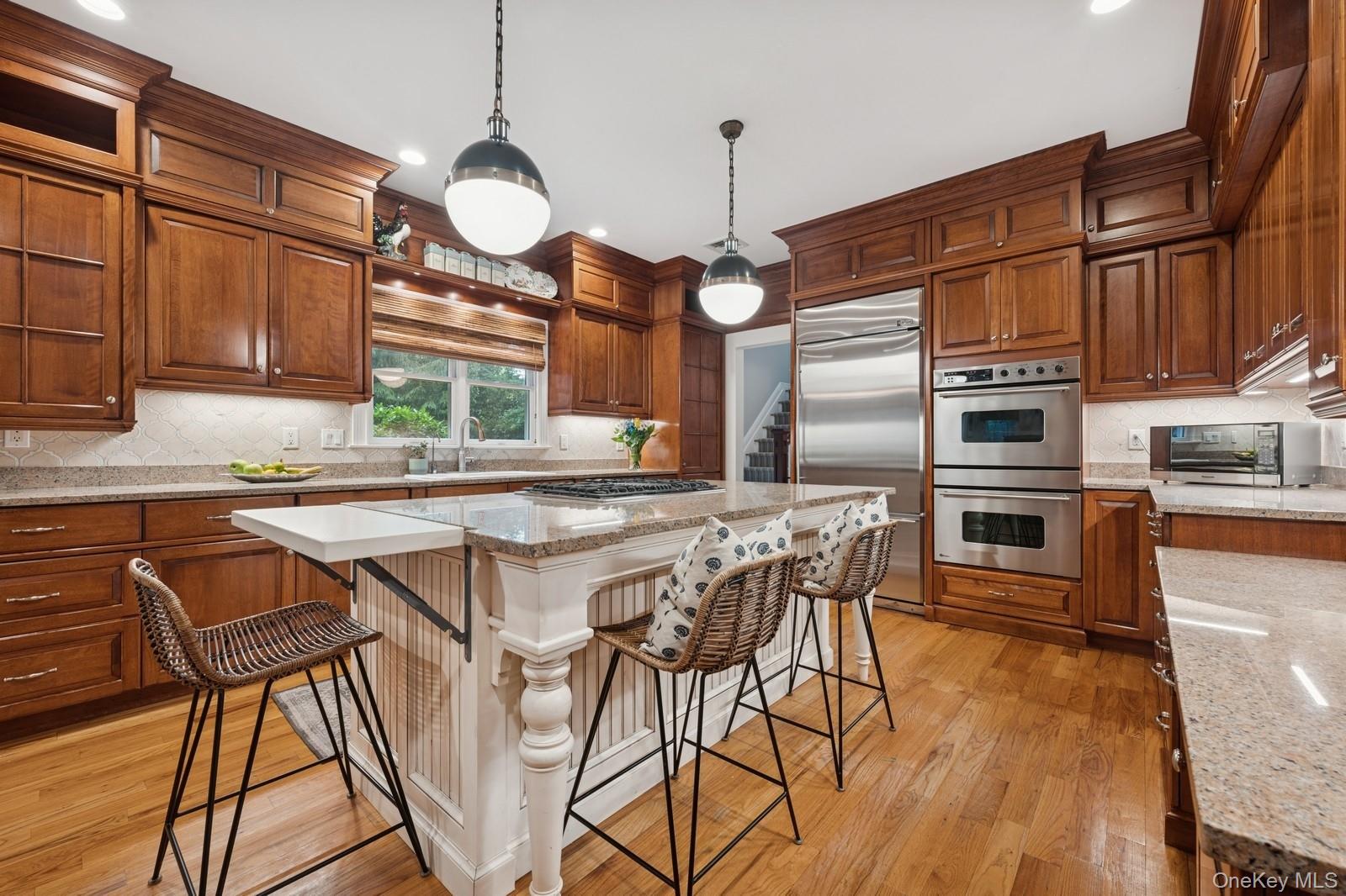 95 Huntington Bay Road, Huntington, NY 11743