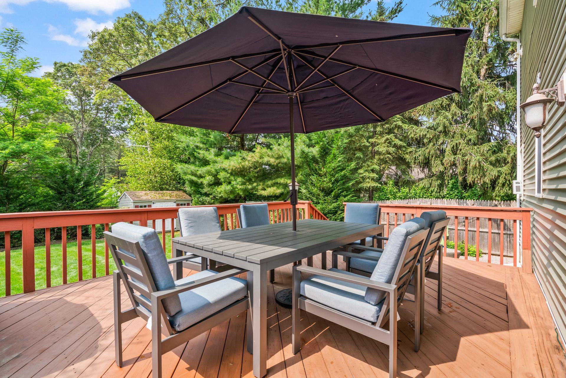 20 Leeds Street, South Huntington, NY 11746