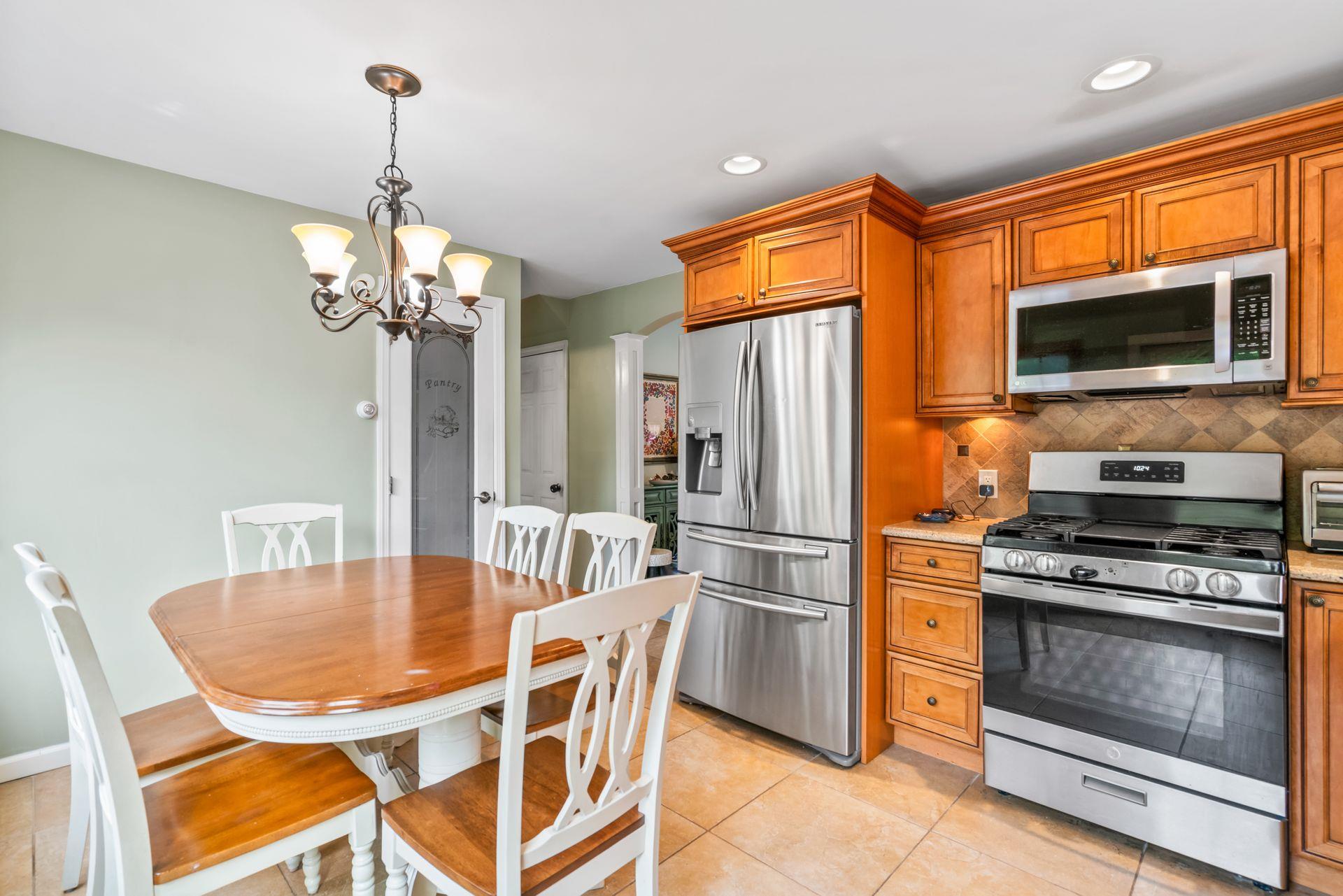 20 Leeds Street, South Huntington, NY 11746