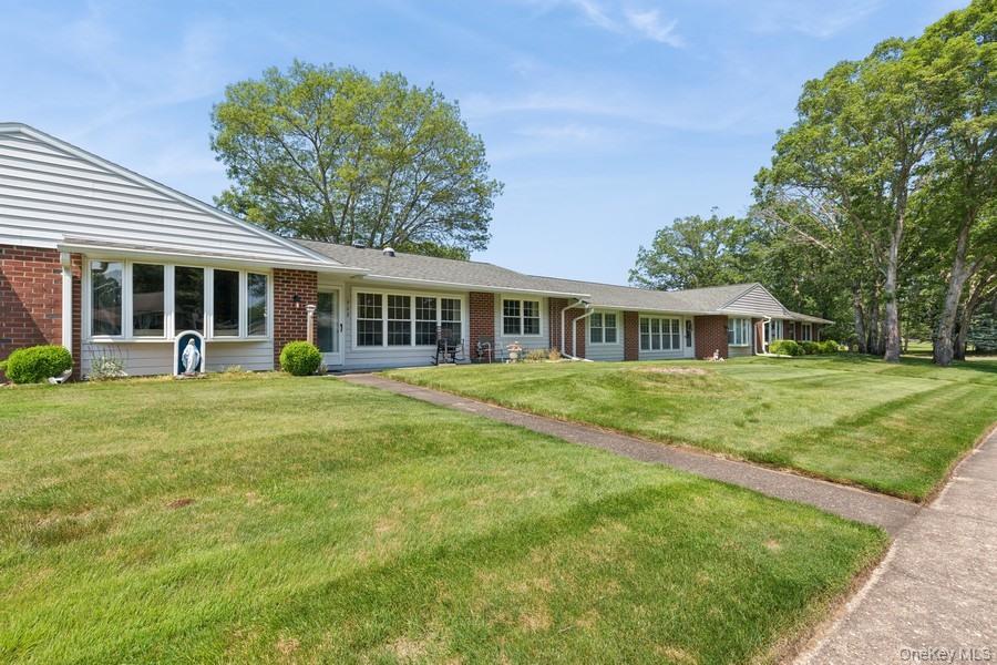 96 Enfield Court # B, Ridge, NY 11961