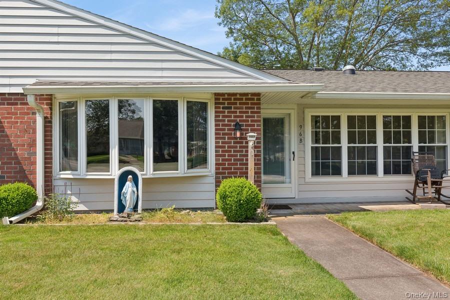 96 Enfield Court # B, Ridge, NY 11961