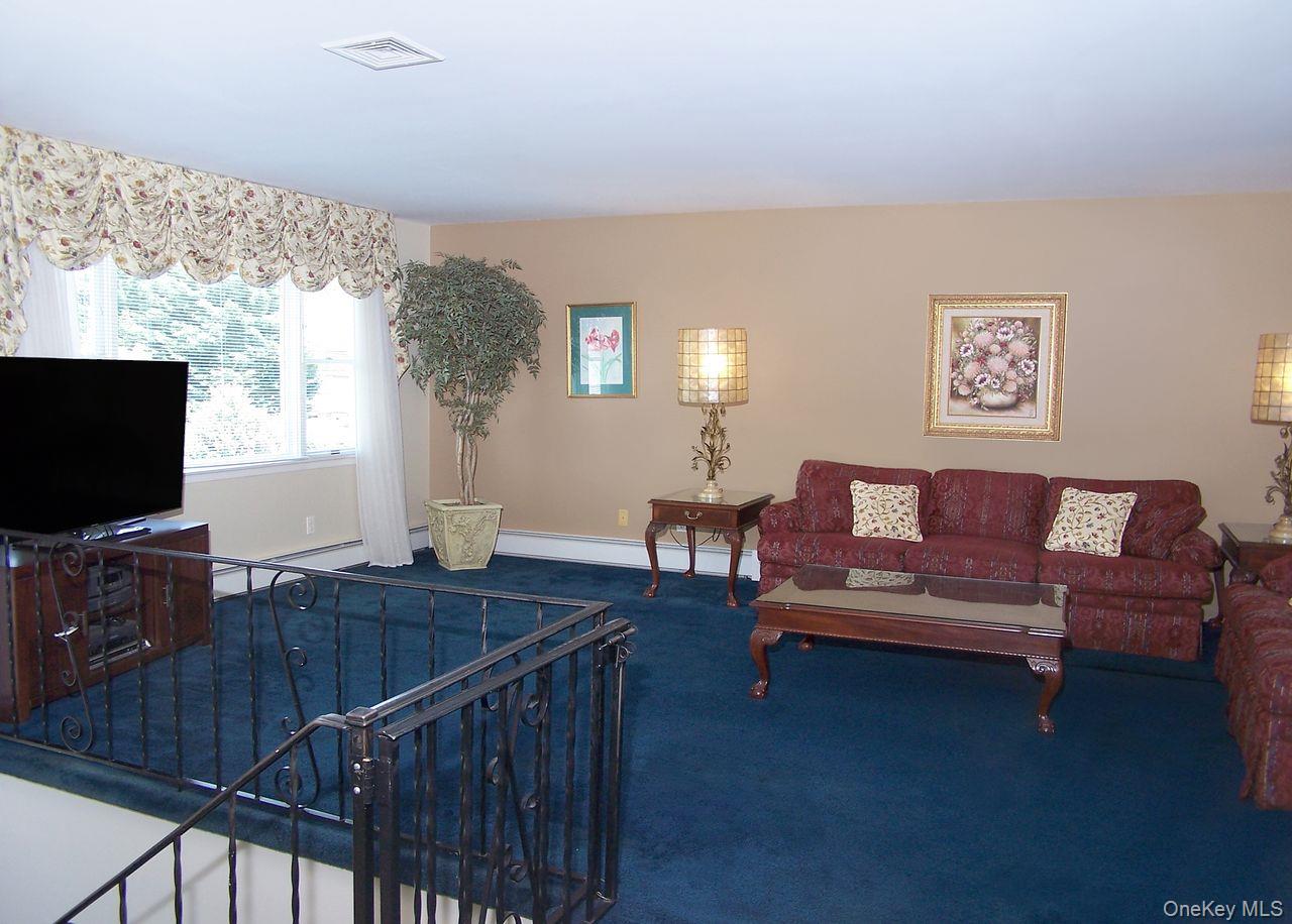 4 Donald Street, Bayville, NY 11709