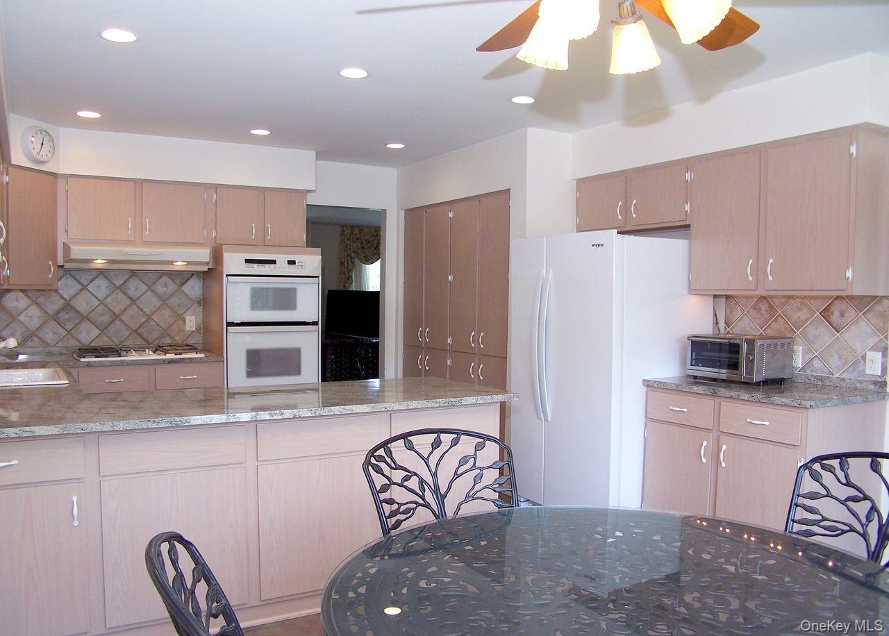 4 Donald Street, Bayville, NY 11709