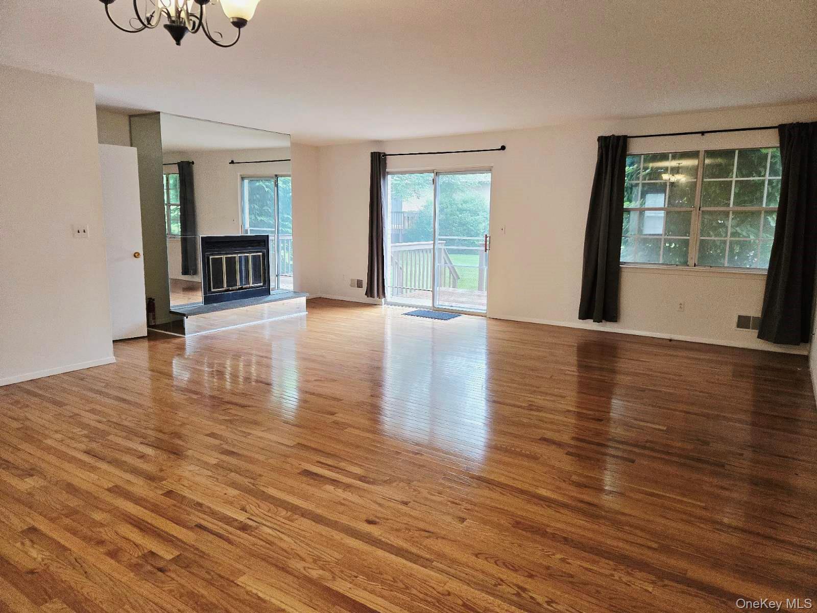 572 Lenape Court, Suffern, NY 10901