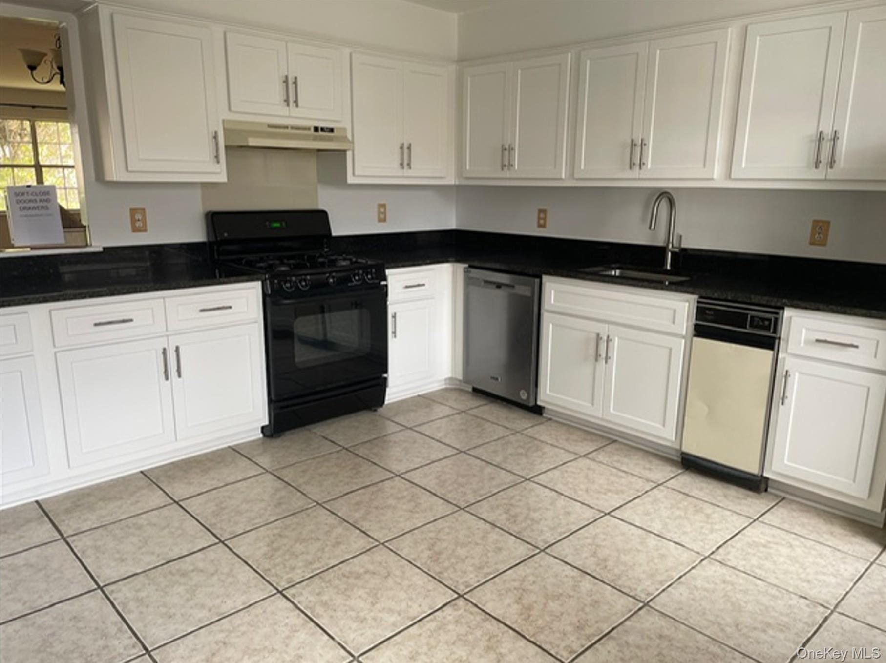 572 Lenape Court, Suffern, NY 10901