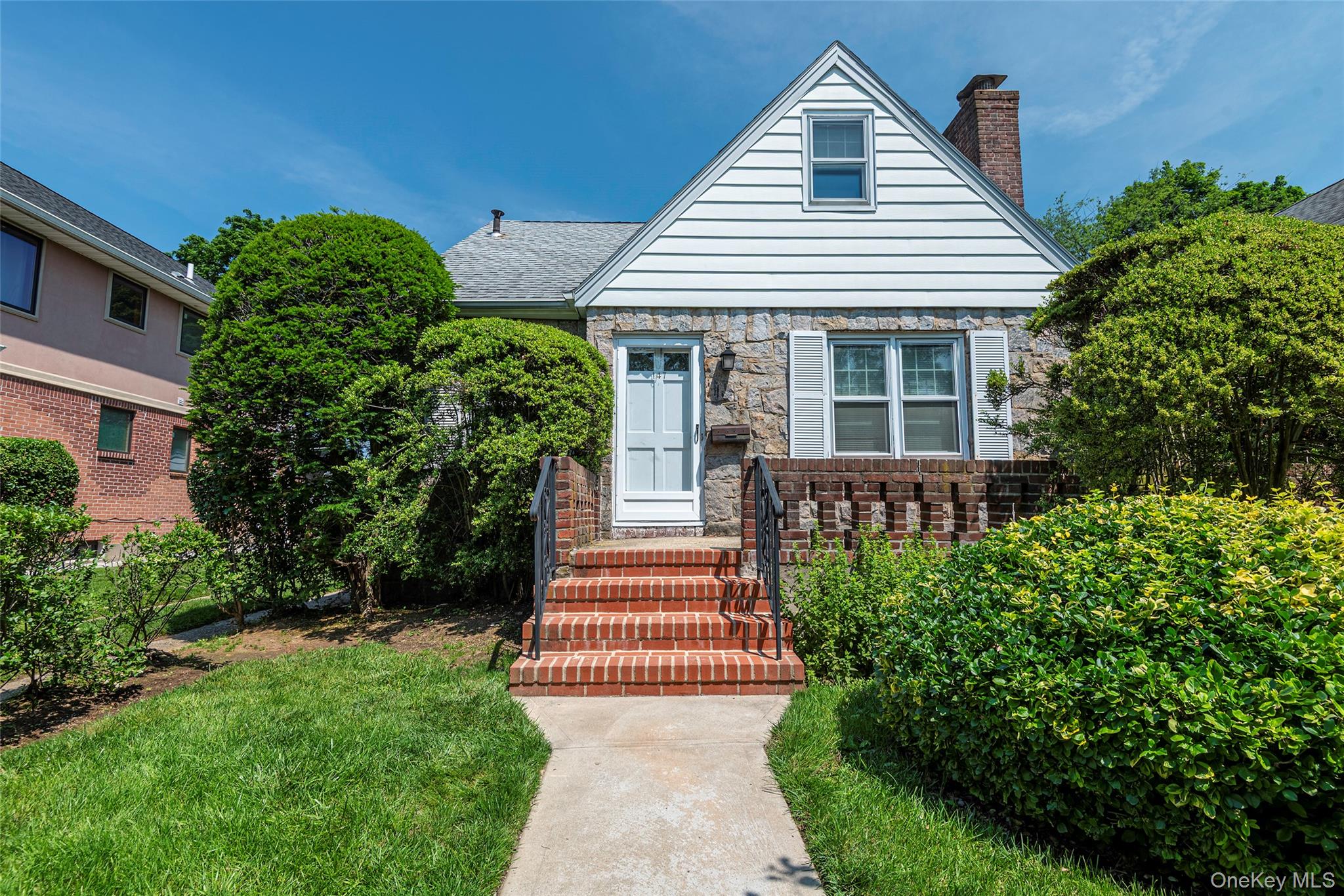 147 Nugent Street, New Hyde Park, NY 11040