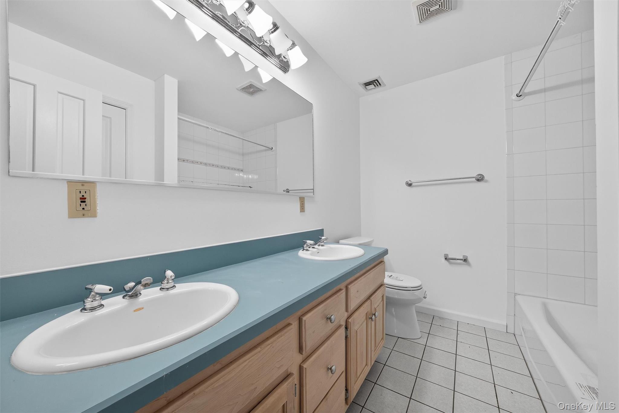 16 Apple Summit Lane, Lagrangeville, NY 12540