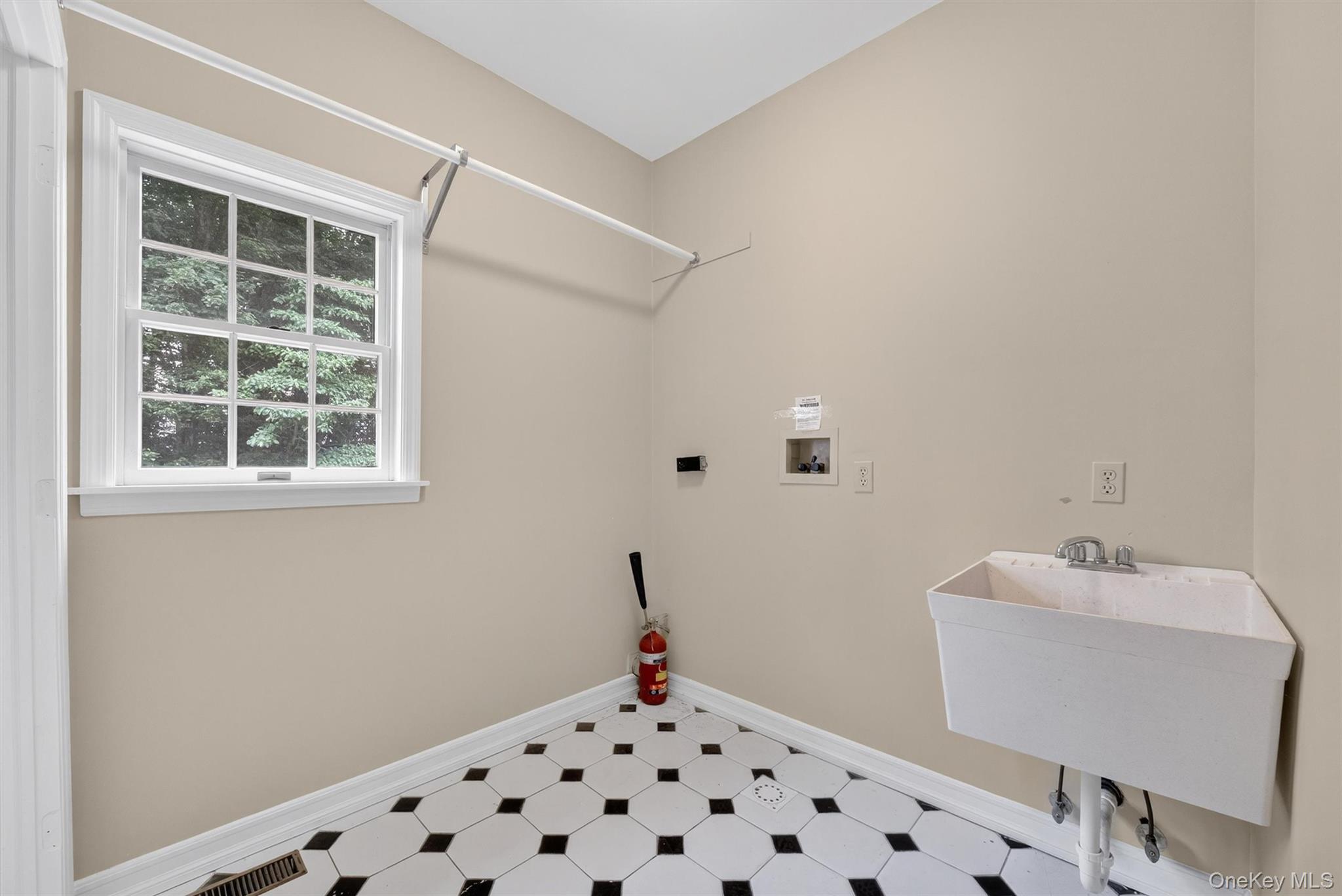 16 Apple Summit Lane, Lagrangeville, NY 12540