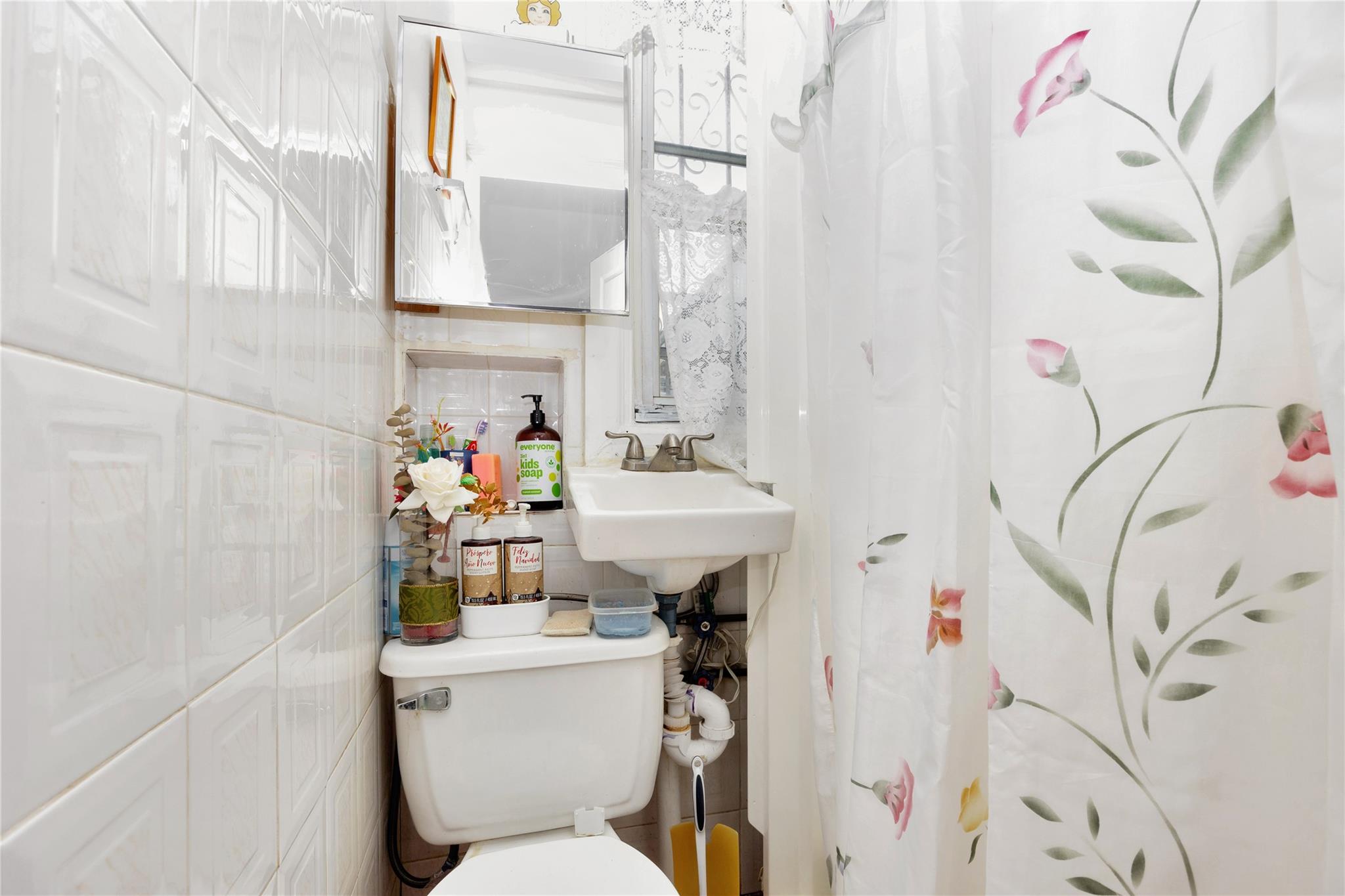 30-33 92nd Street, East Elmhurst, NY 11369