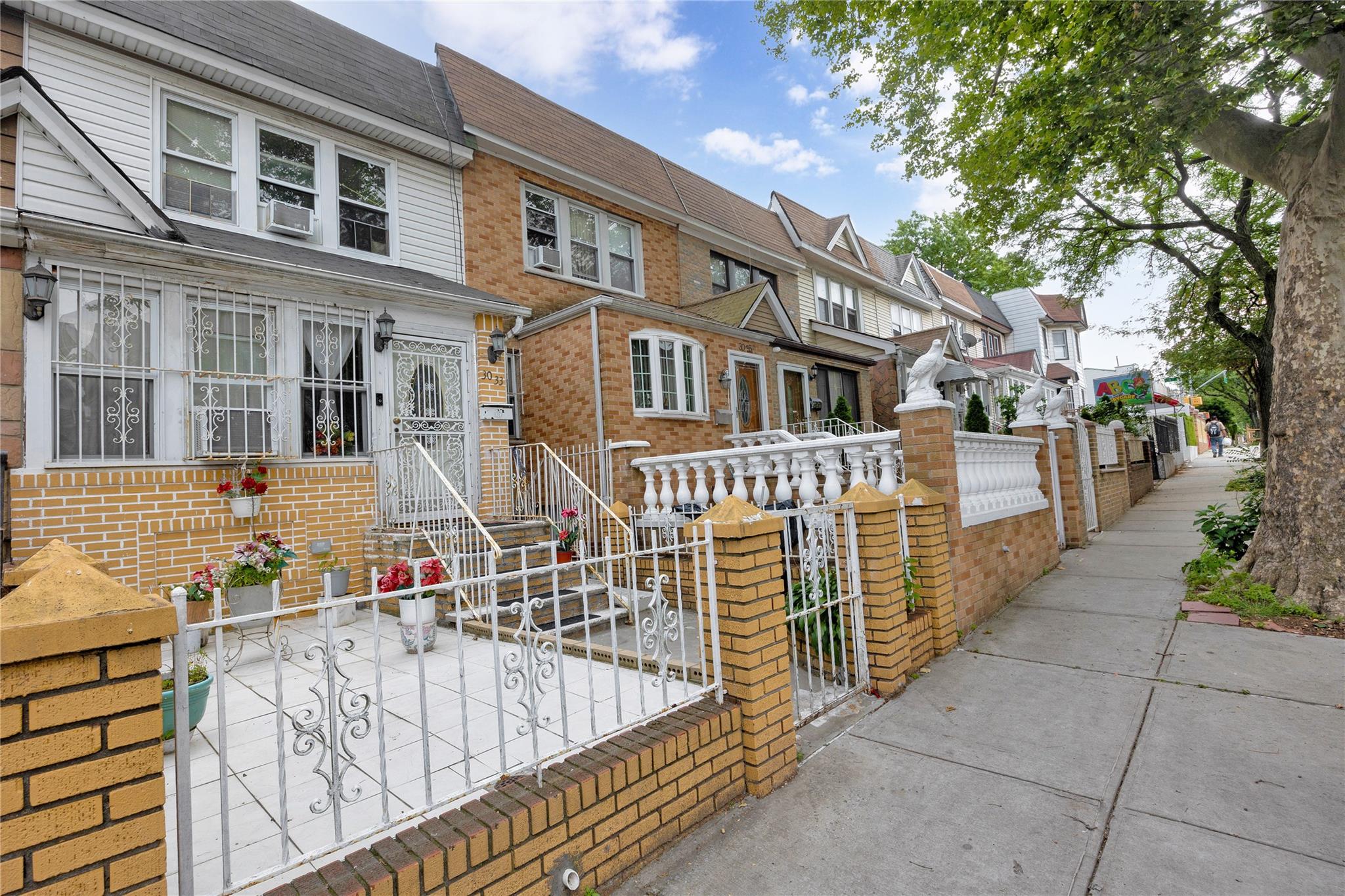 30-33 92nd Street, East Elmhurst, NY 11369