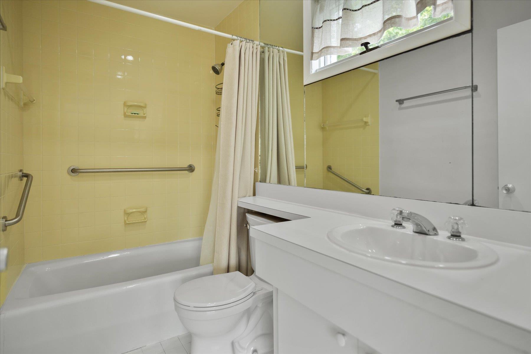 188 Main Street, Westhampton Beach, NY 11978