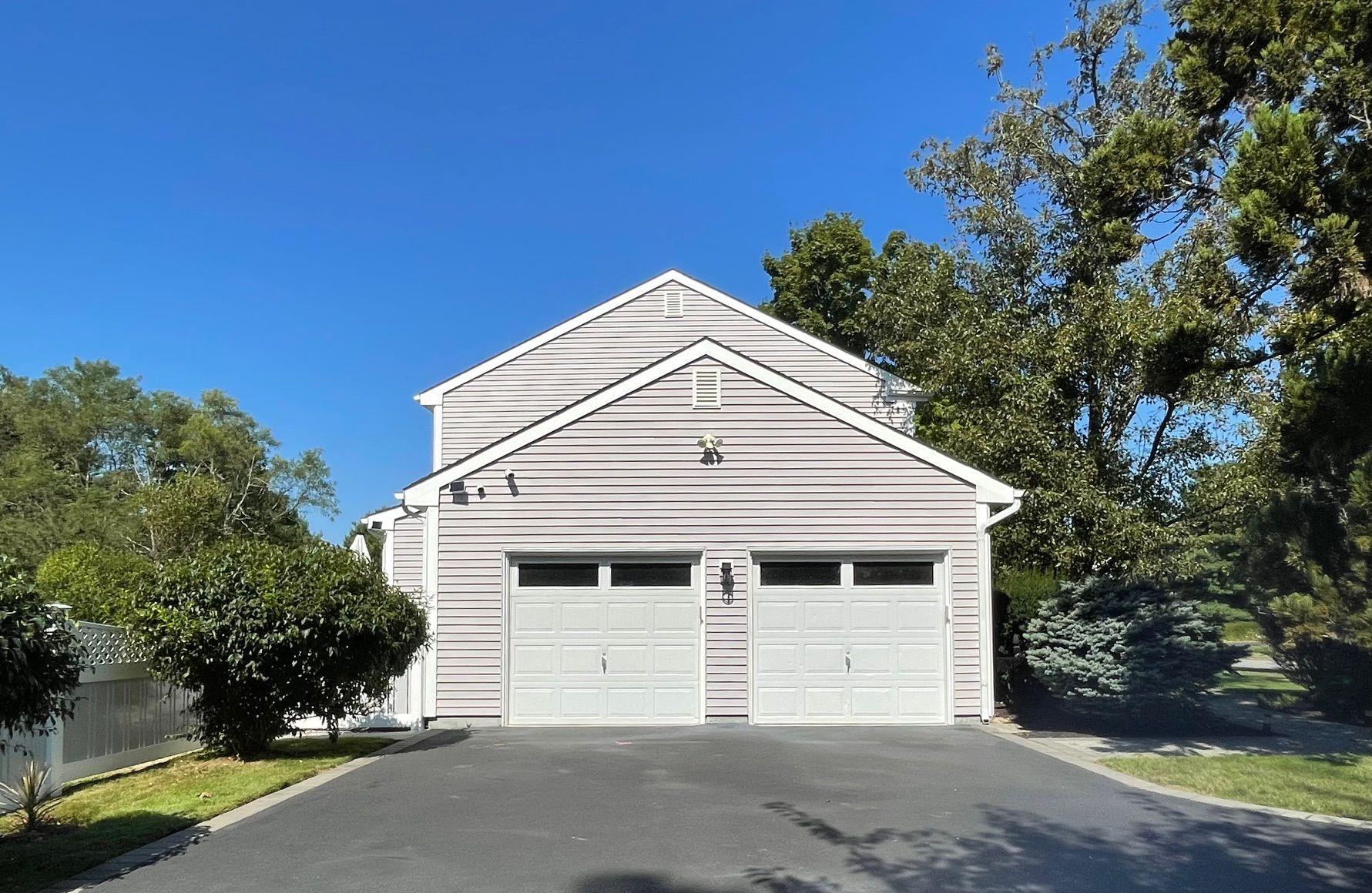 43 Southfield Road, Baiting Hollow, NY 11933