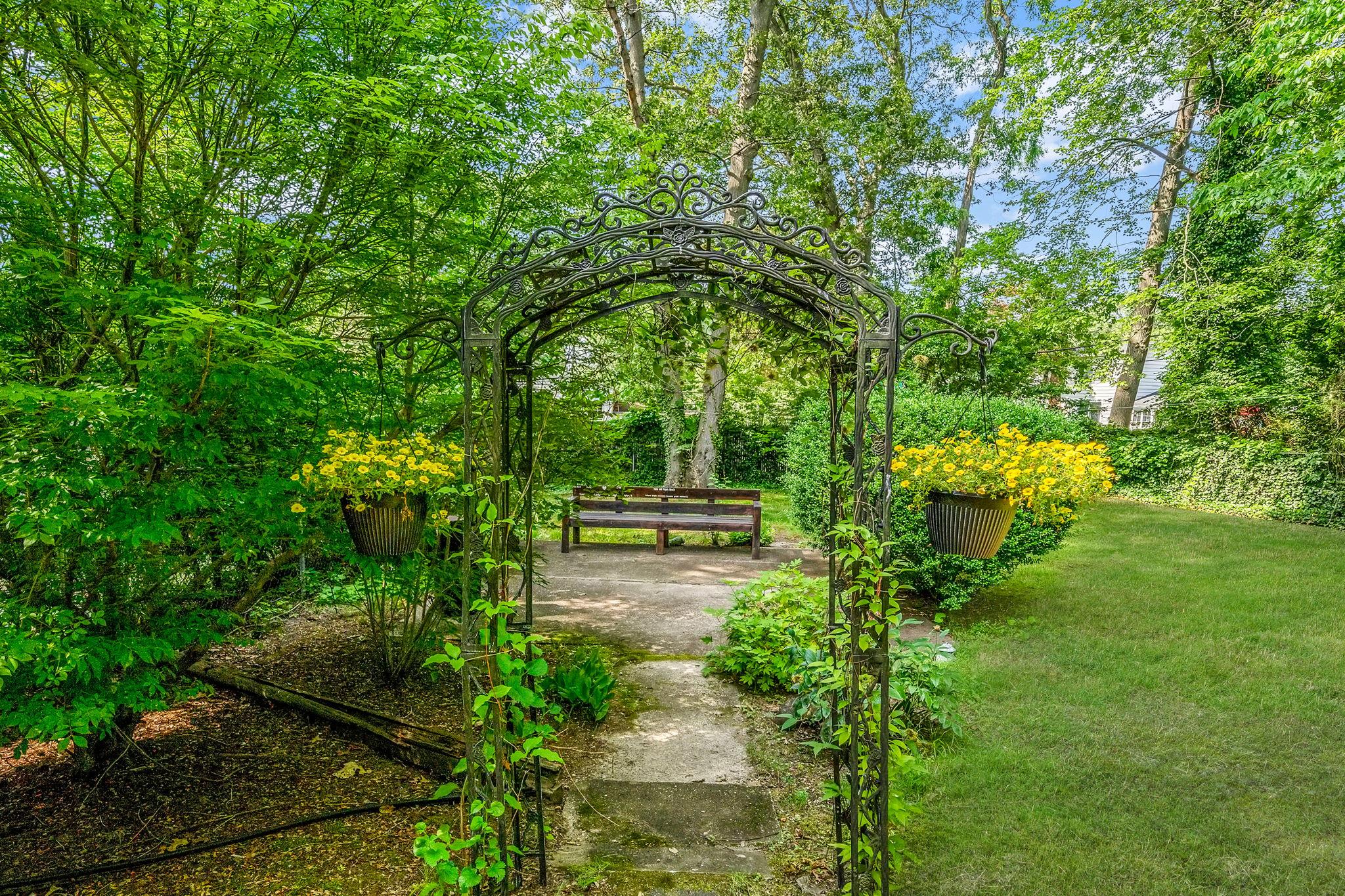 41 Great River Drive, Sound Beach, NY 11789