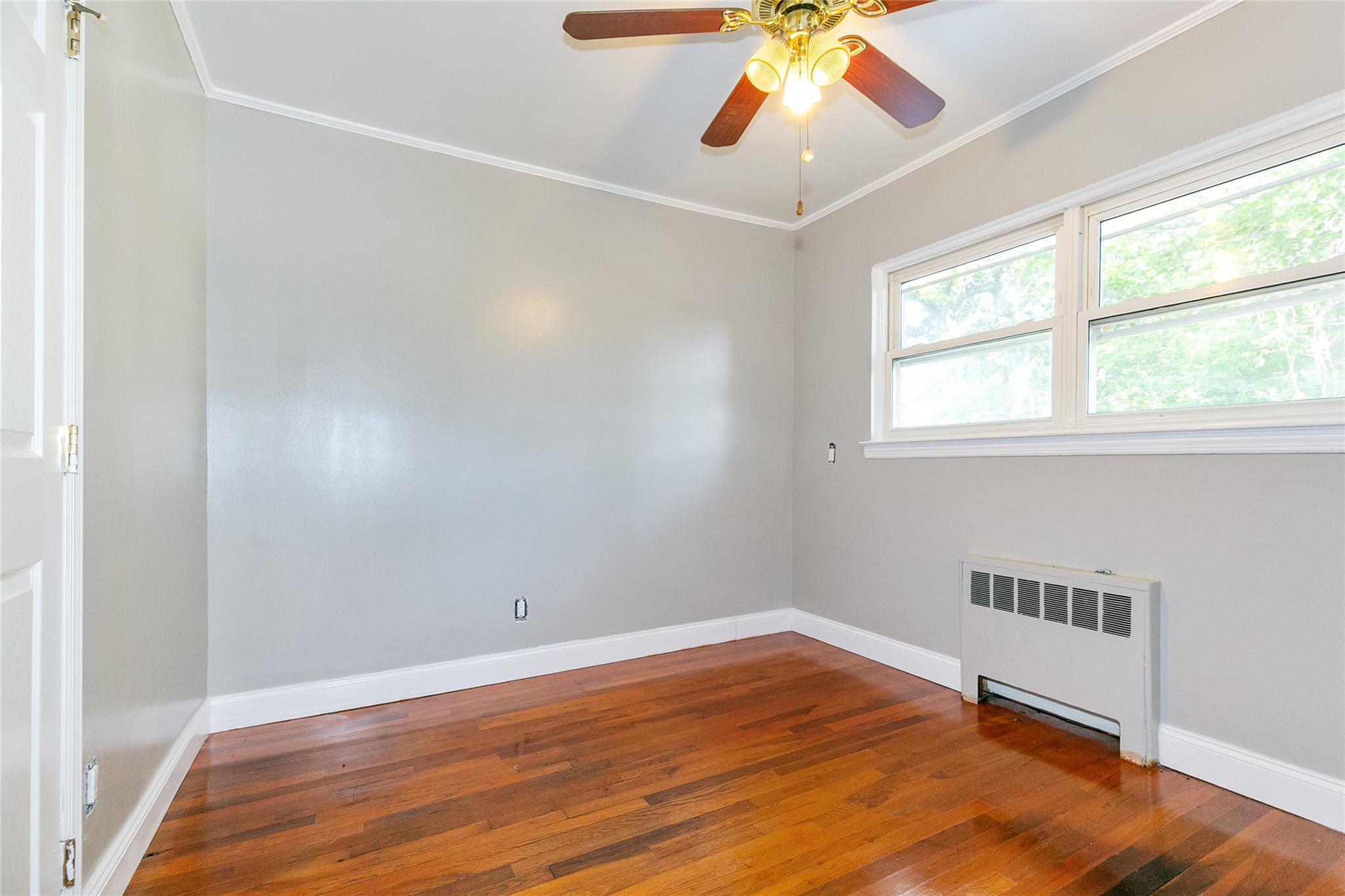 28 Brookdale Road, Glen Cove, NY 11542