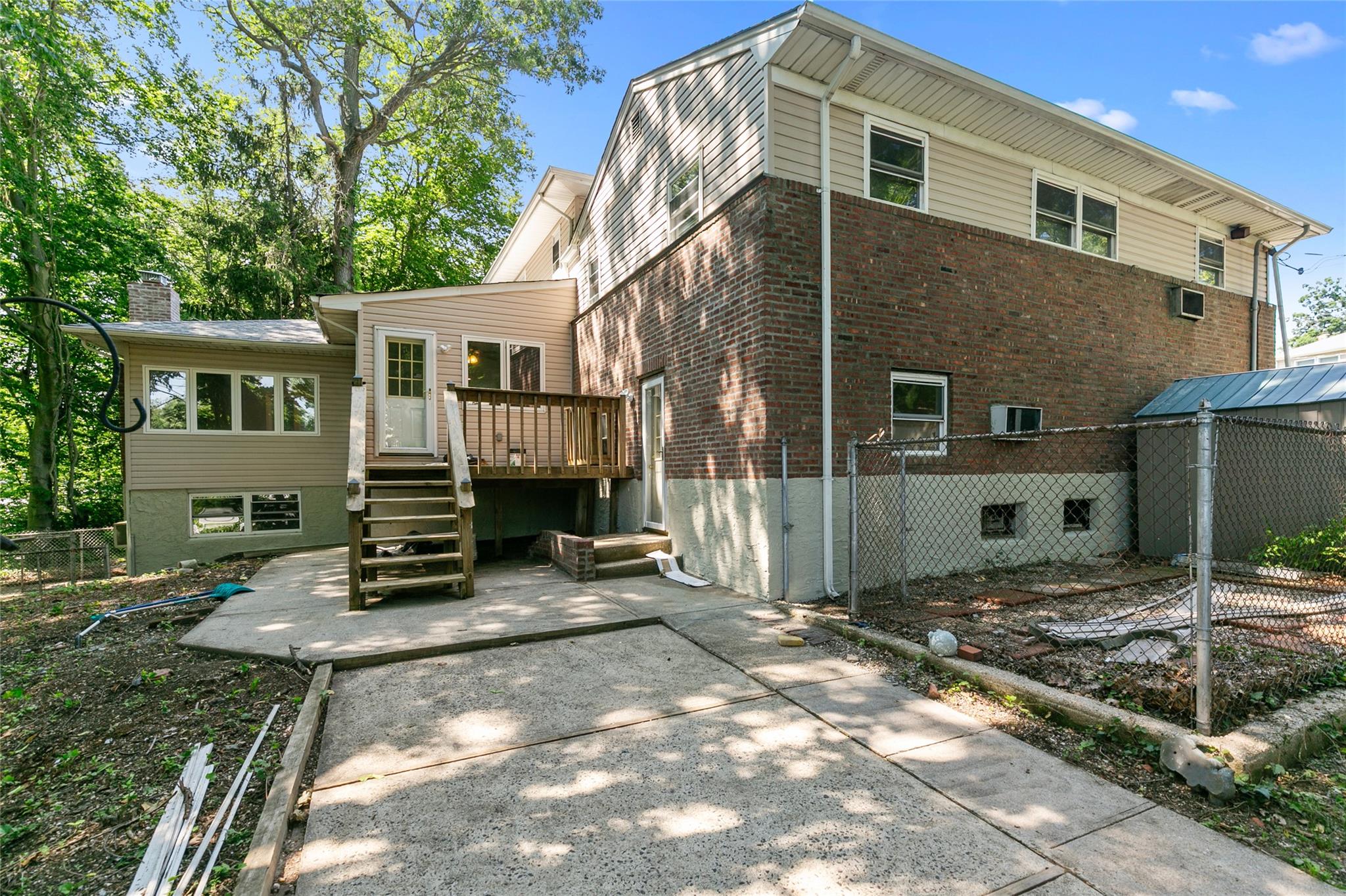 28 Brookdale Road, Glen Cove, NY 11542