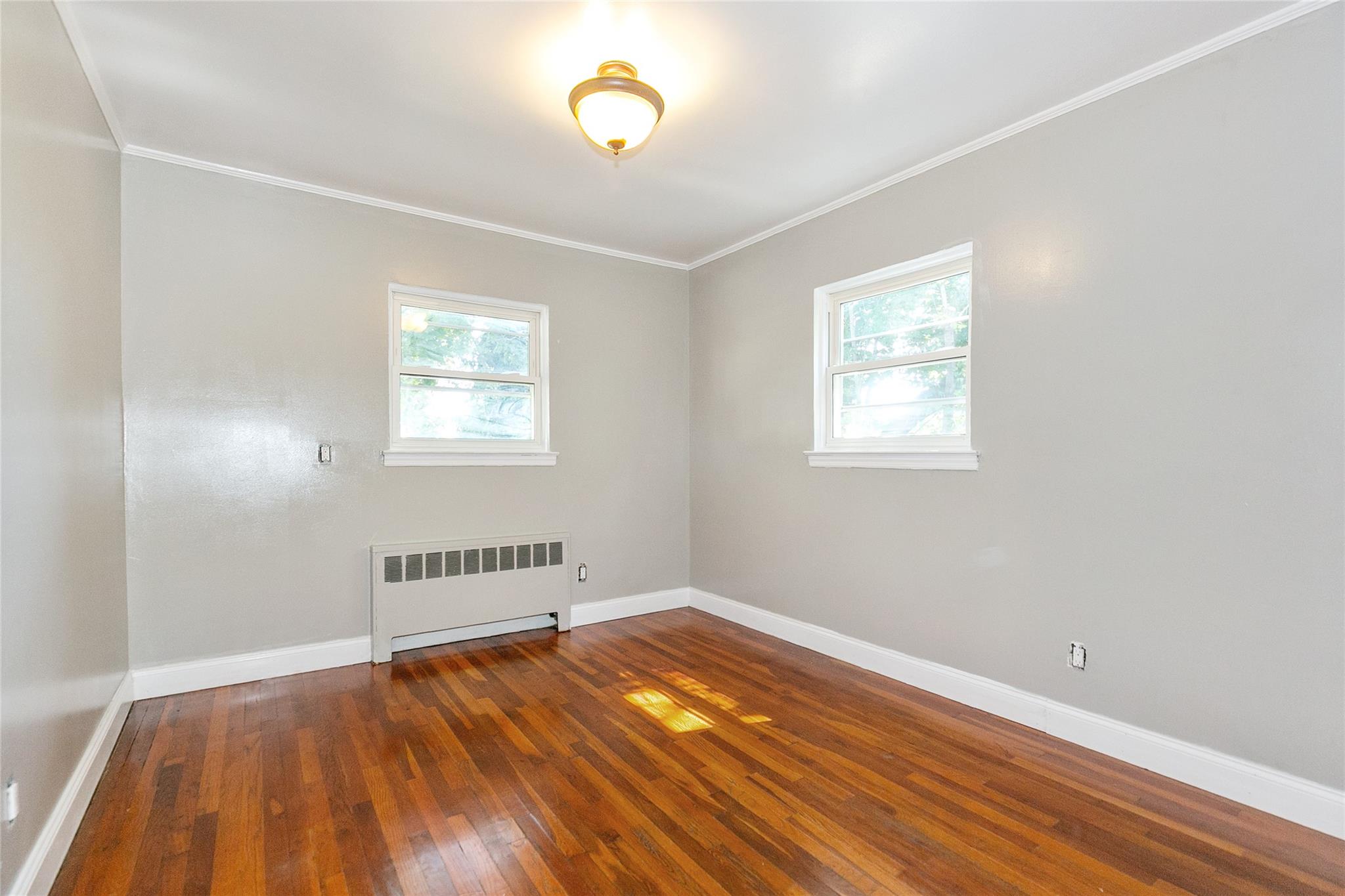 28 Brookdale Road, Glen Cove, NY 11542