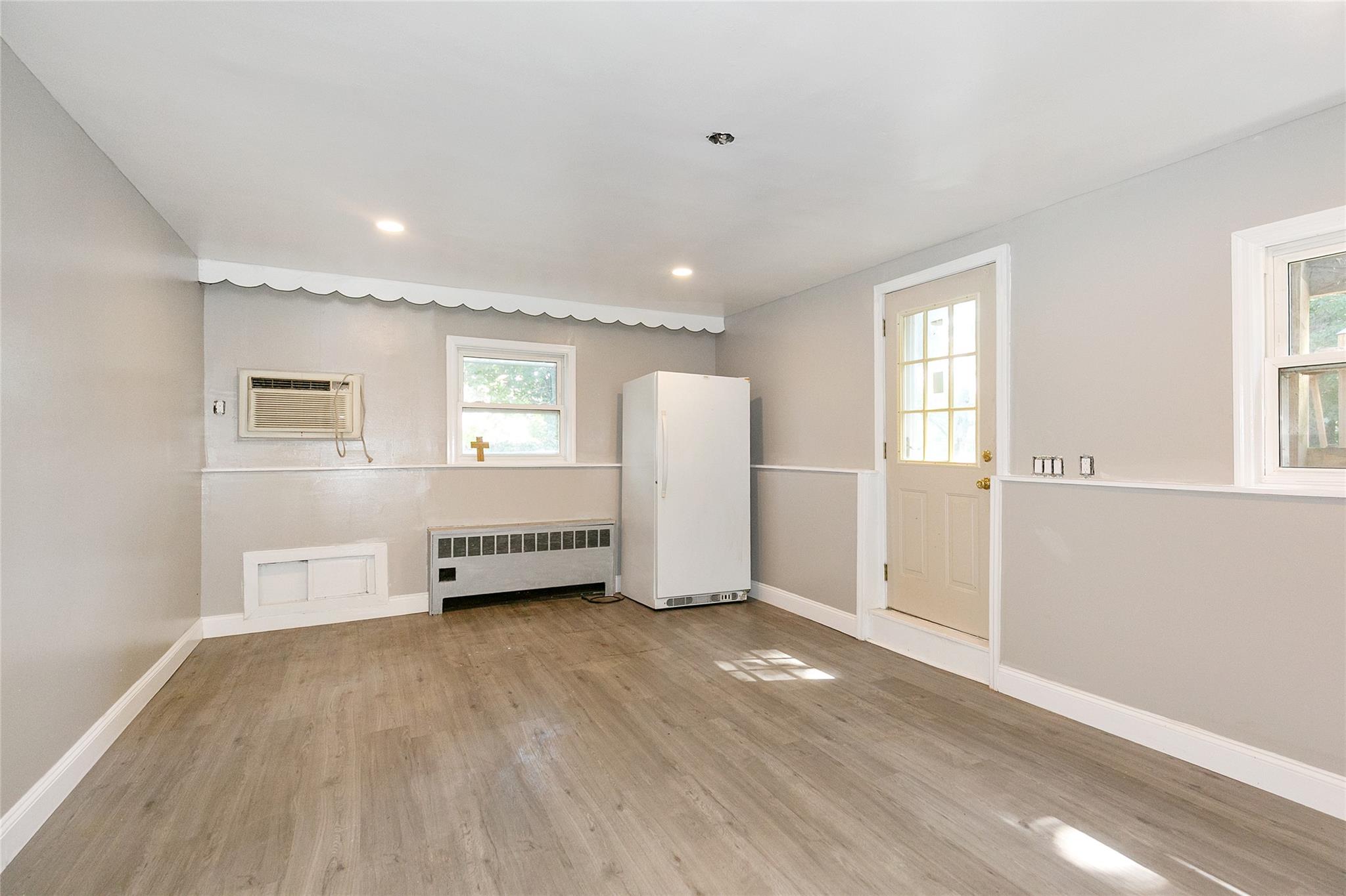 28 Brookdale Road, Glen Cove, NY 11542