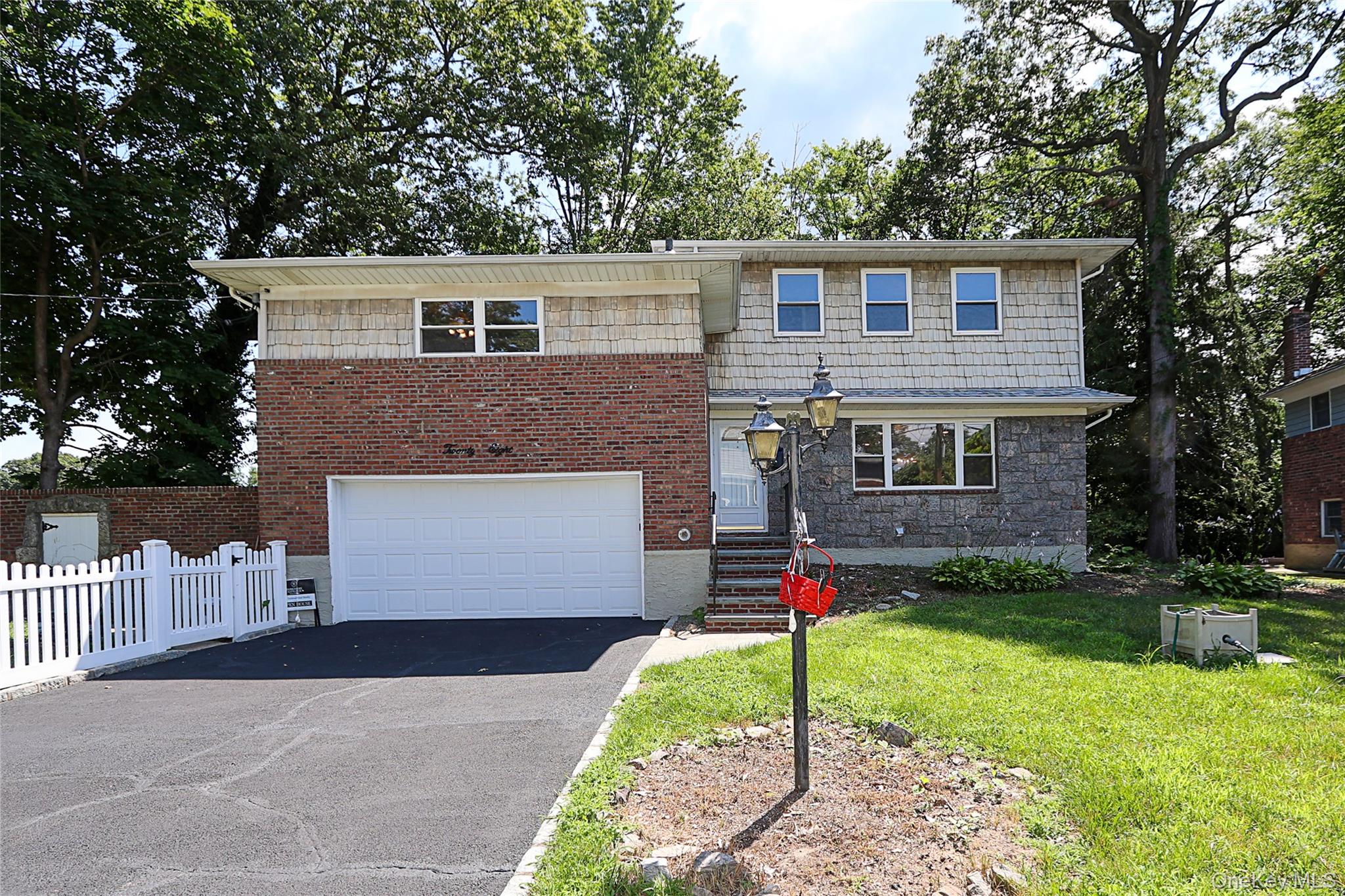 28 Brookdale Road, Glen Cove, NY 11542