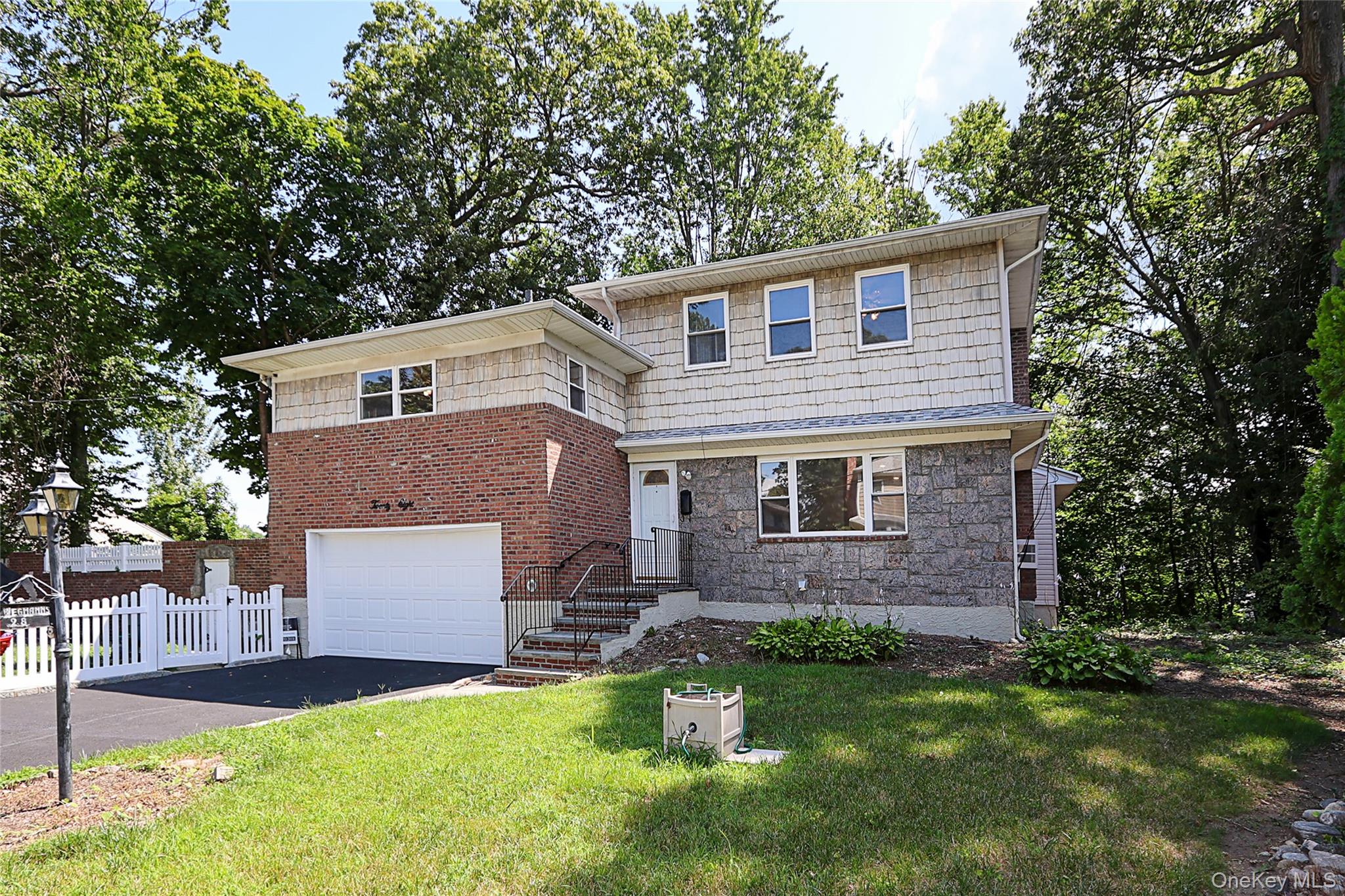 28 Brookdale Road, Glen Cove, NY 11542