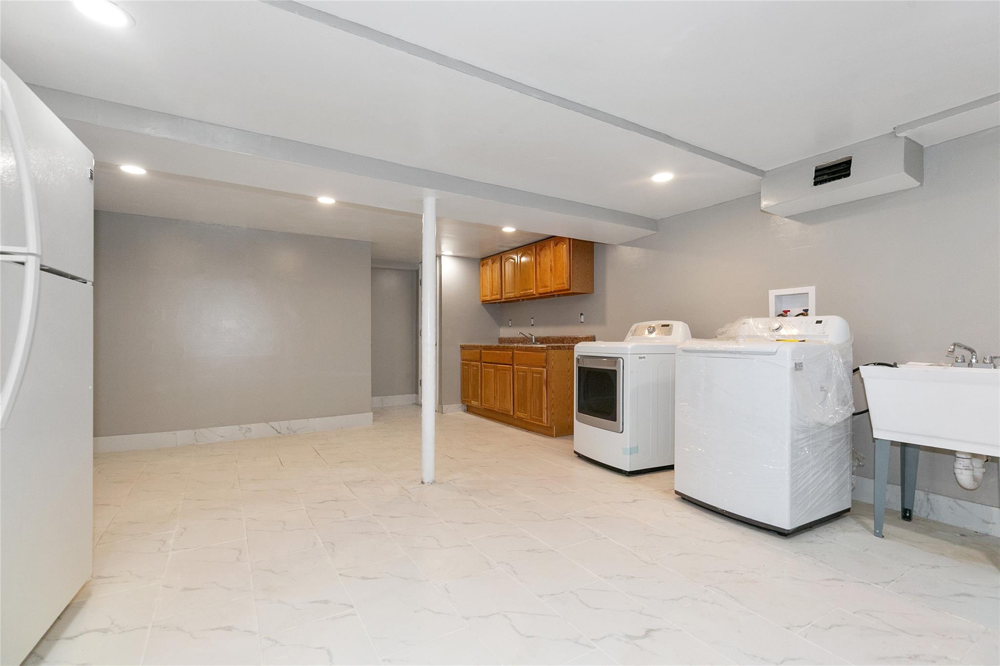 28 Brookdale Road, Glen Cove, NY 11542