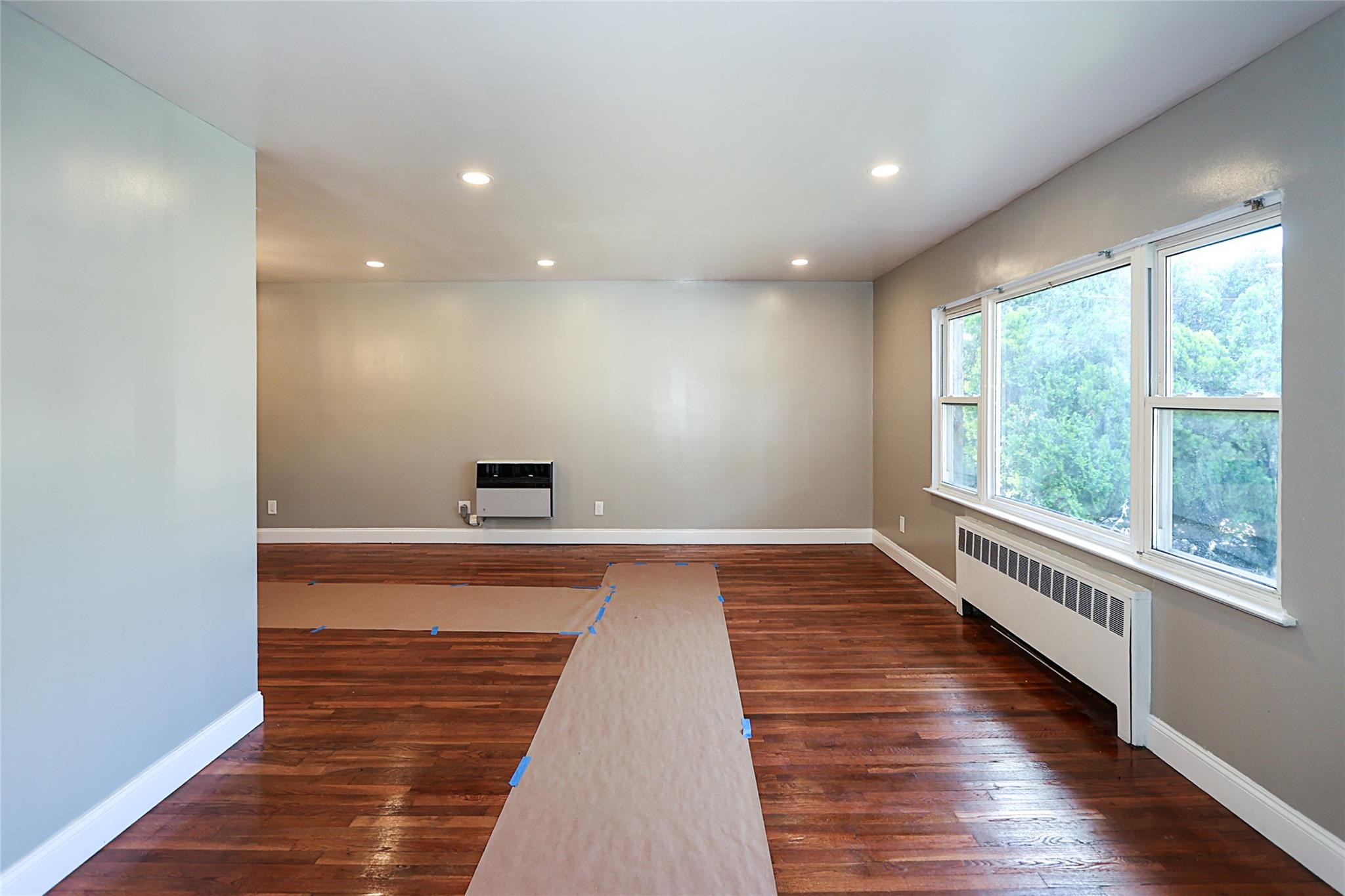 28 Brookdale Road, Glen Cove, NY 11542