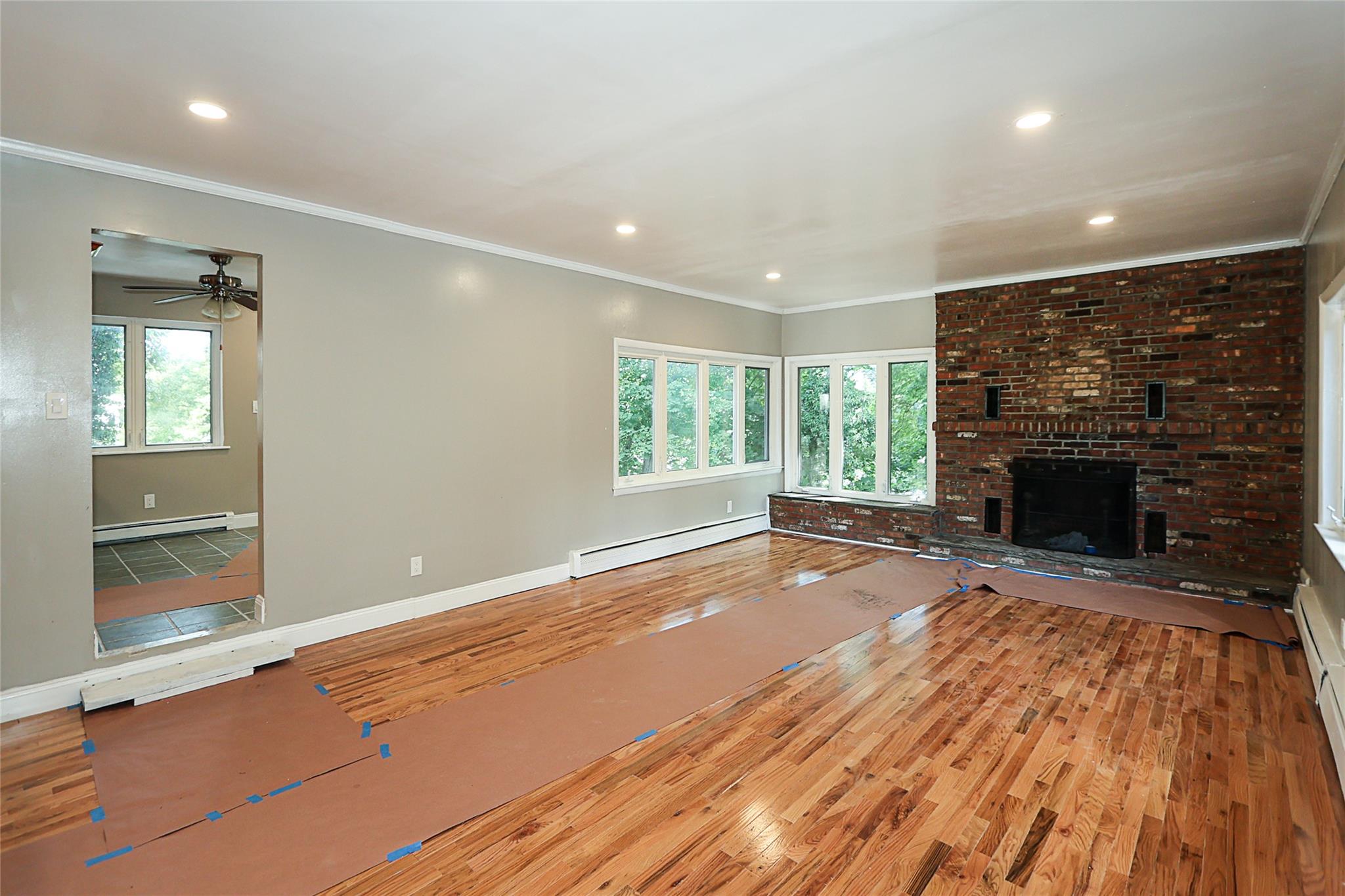 28 Brookdale Road, Glen Cove, NY 11542