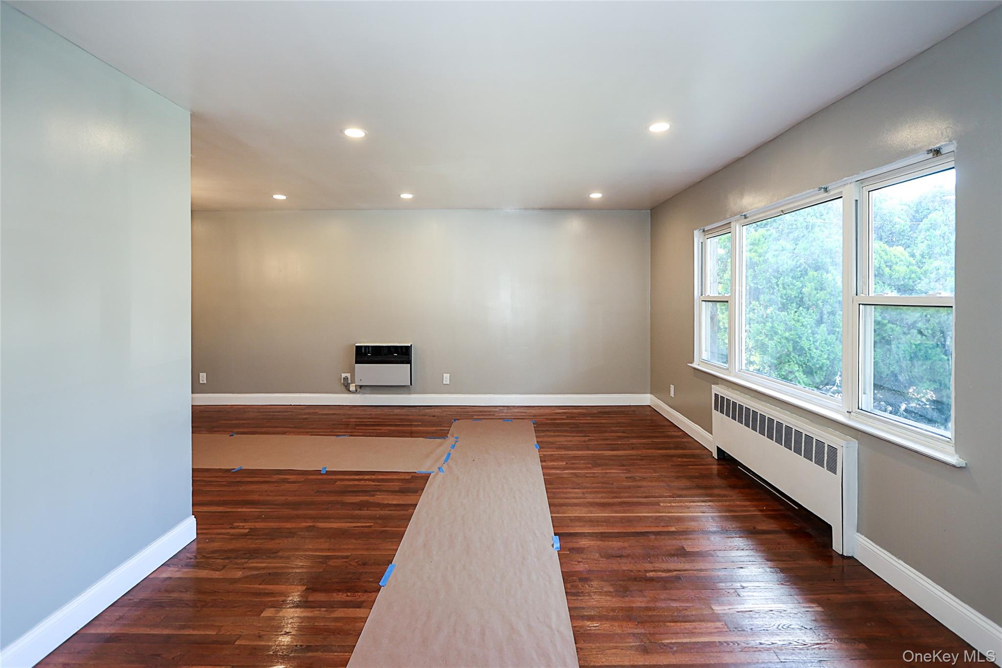 28 Brookdale Road, Glen Cove, NY 11542