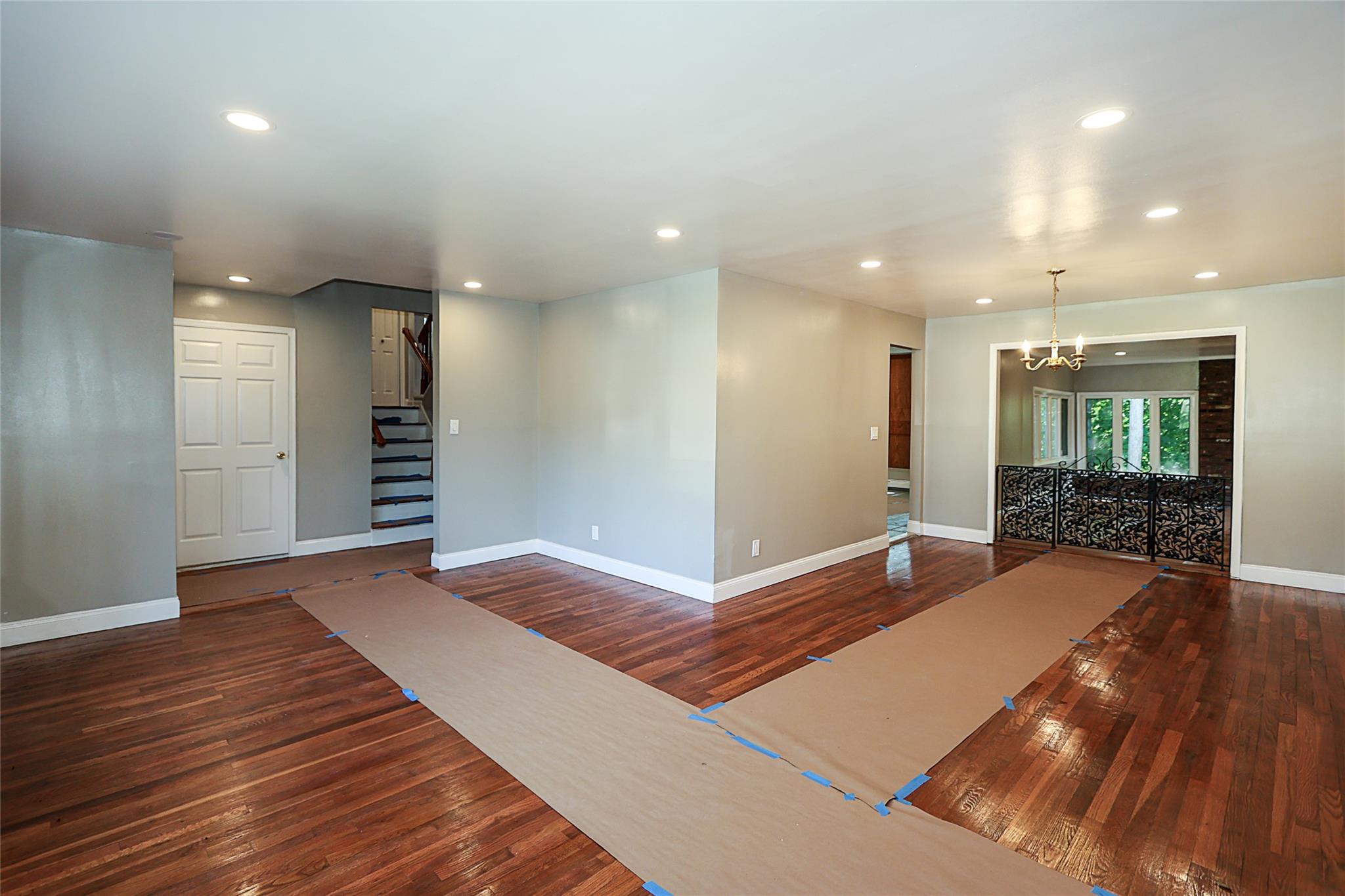 28 Brookdale Road, Glen Cove, NY 11542