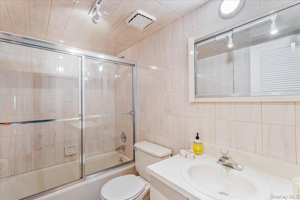 15445 Riverside Drive, Whitestone, NY 11357