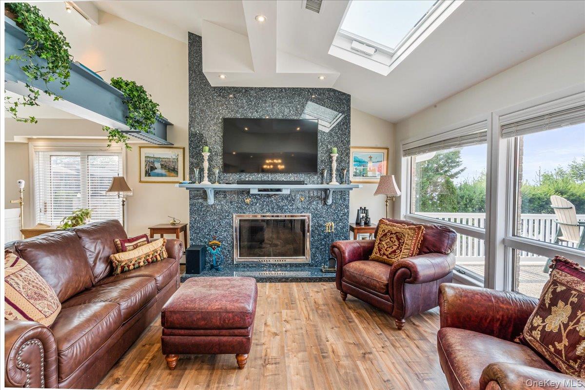 15445 Riverside Drive, Whitestone, NY 11357