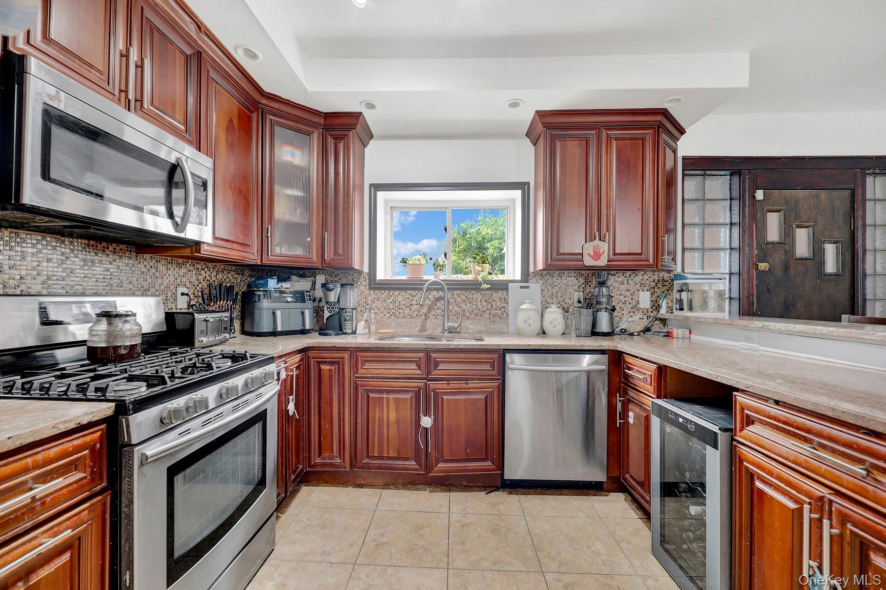 179-50 Anderson Rd, Jamaica, NY 11434