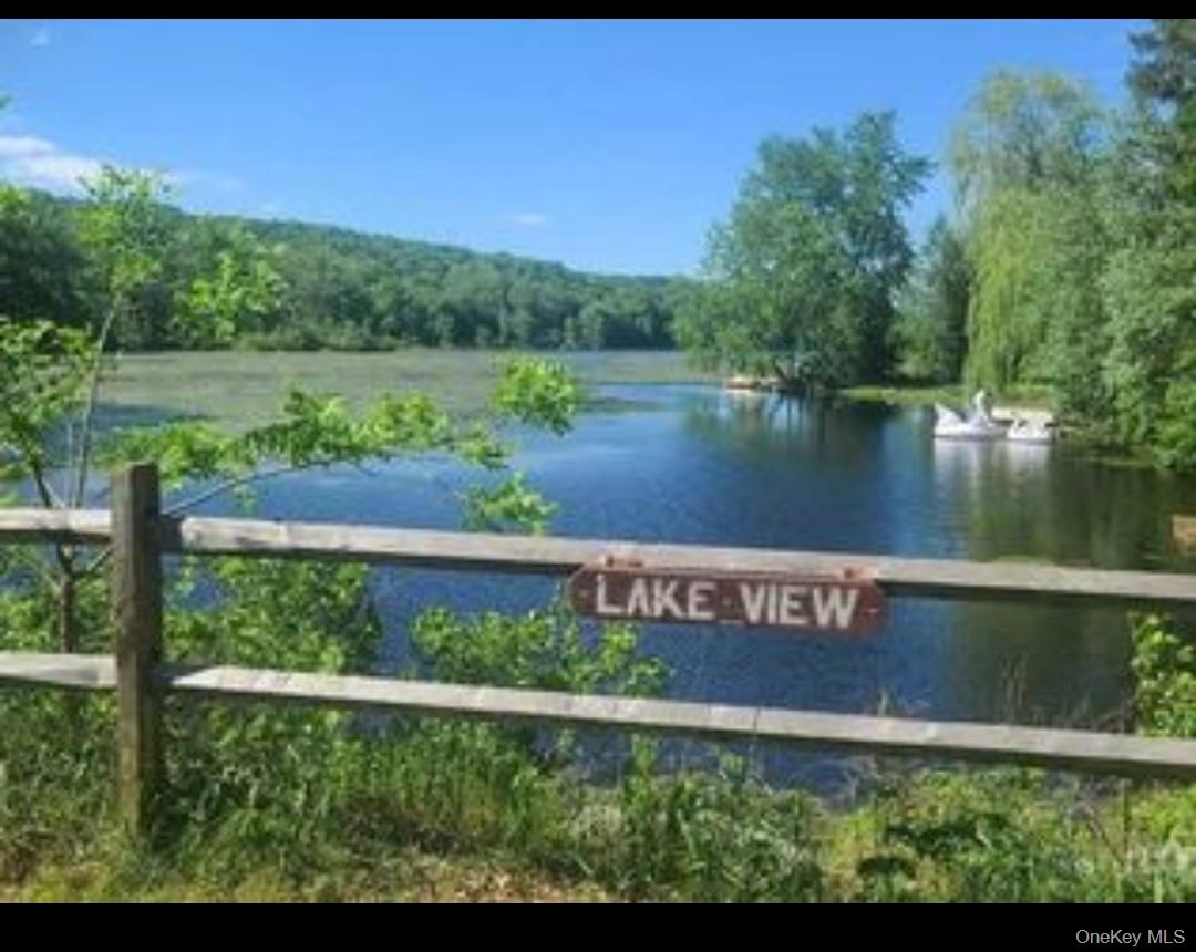 34 Bartles Landing Road, Rhinebeck, NY 12572