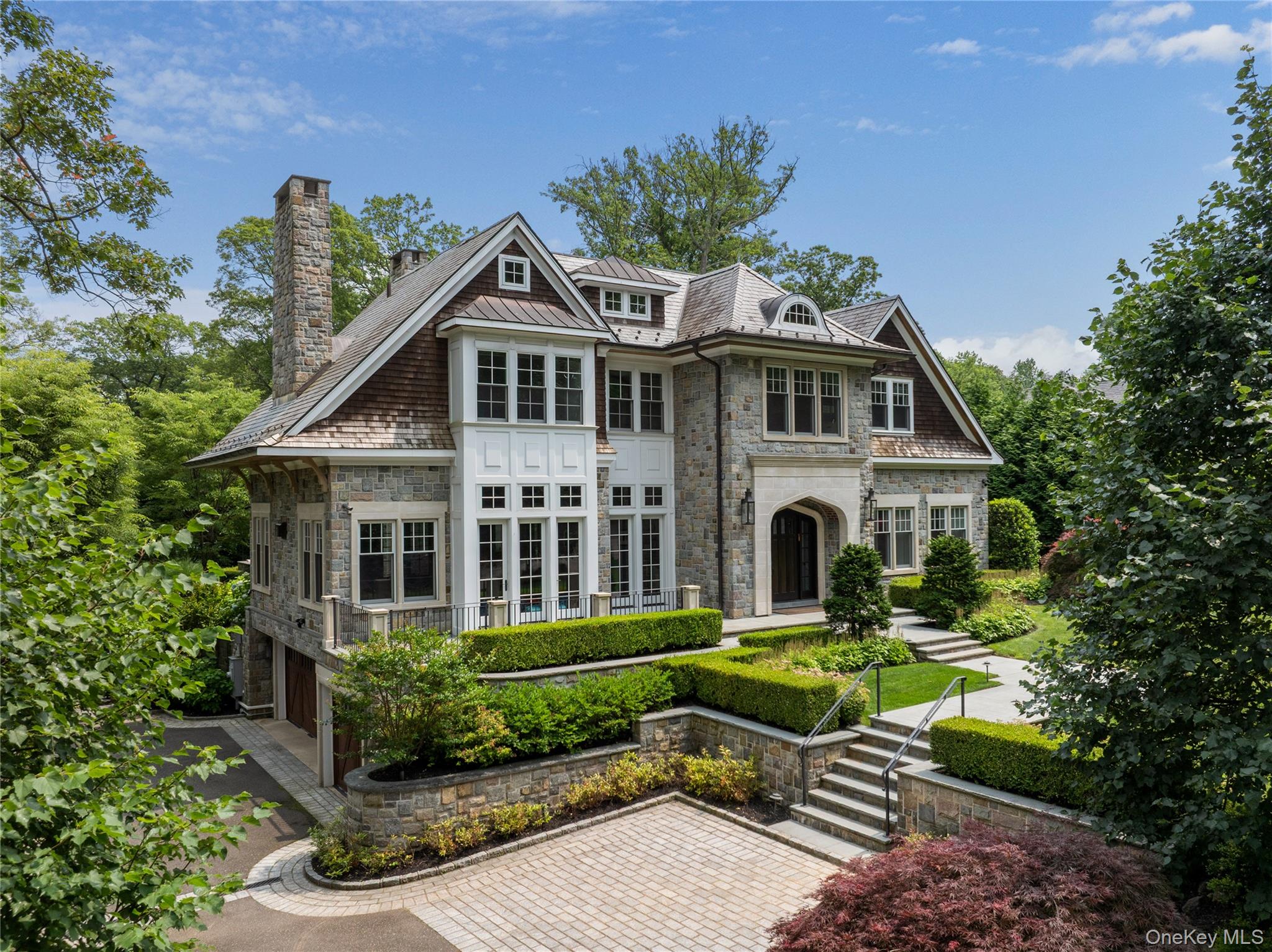 21 The Glenada, Roslyn Estates, NY 11576