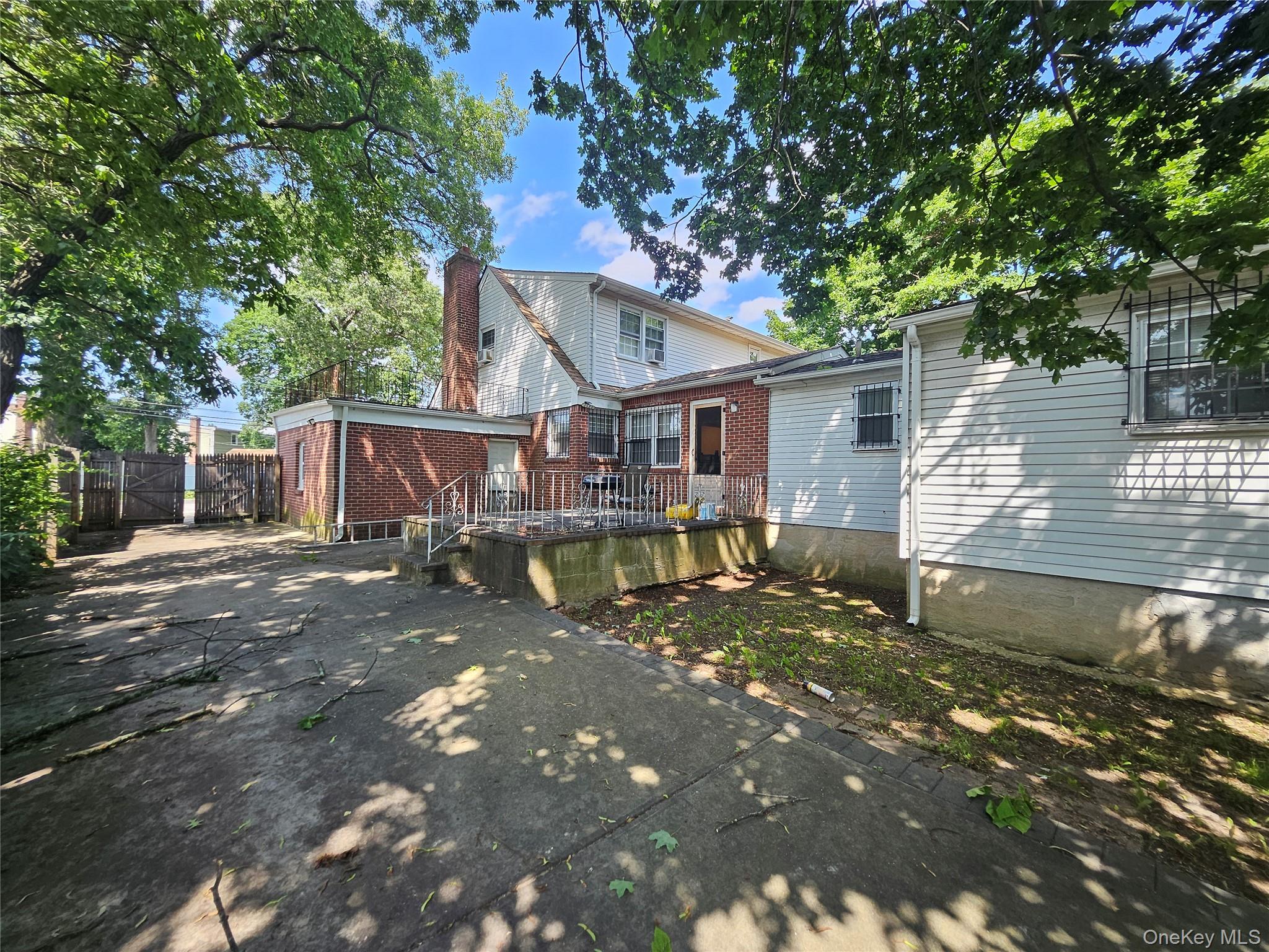 100 Glenmore Avenue, Hempstead, NY 11550