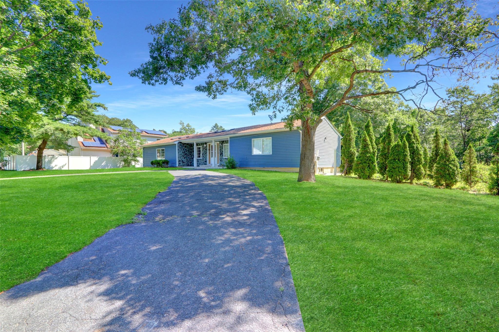 2697 Heather Avenue, Medford, NY 11763