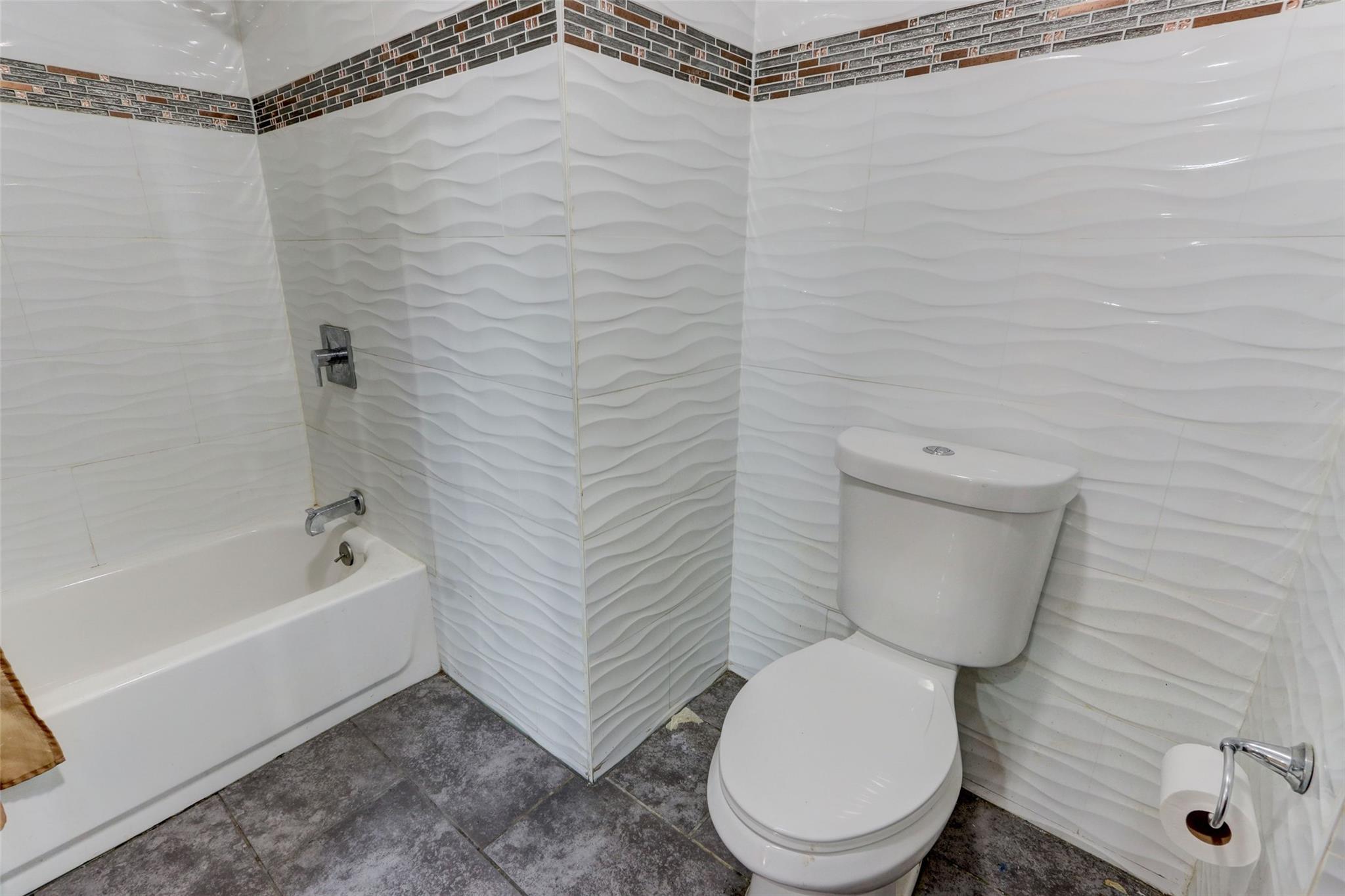 2697 Heather Avenue, Medford, NY 11763